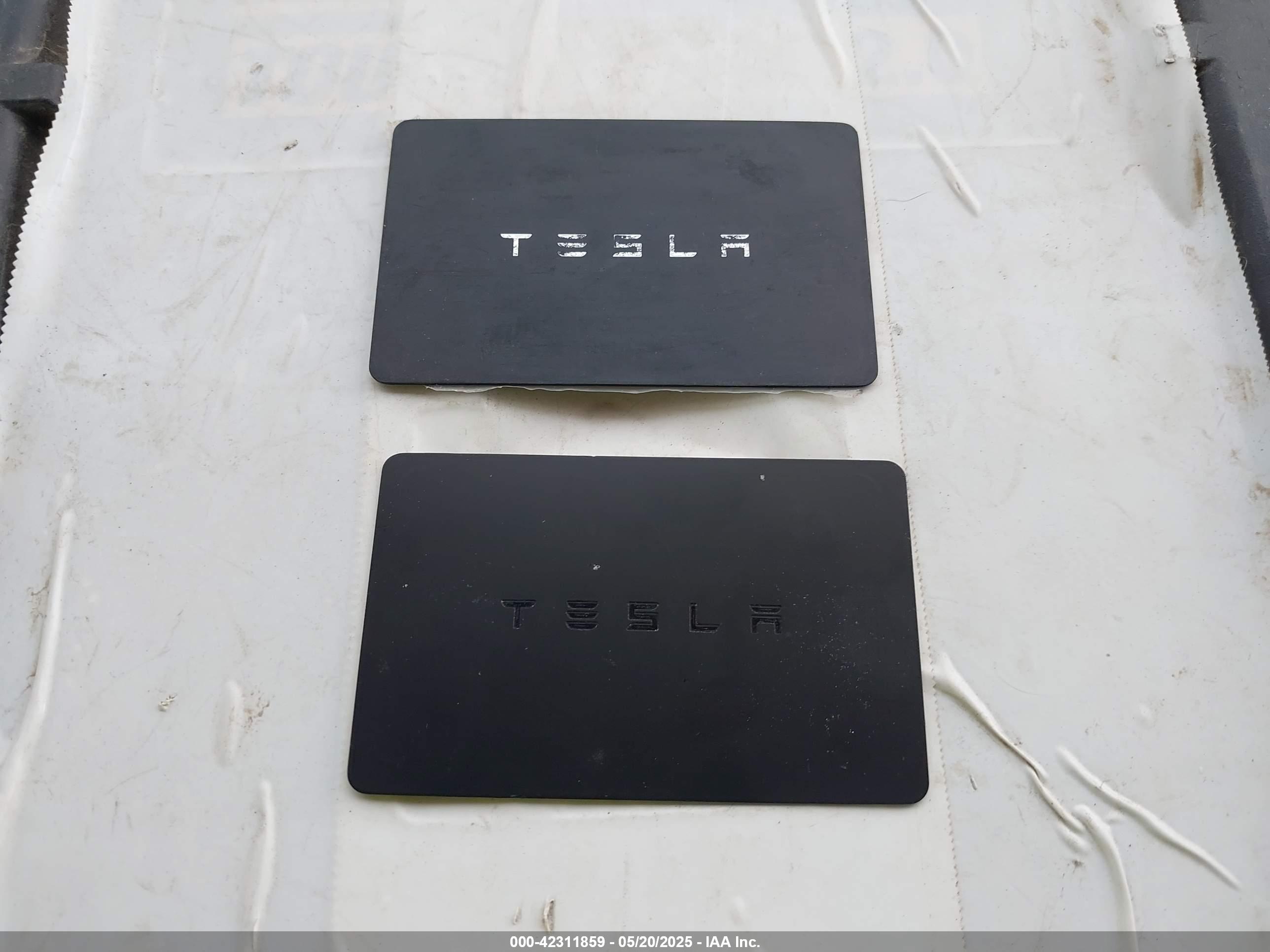 TESLA MODEL image 11