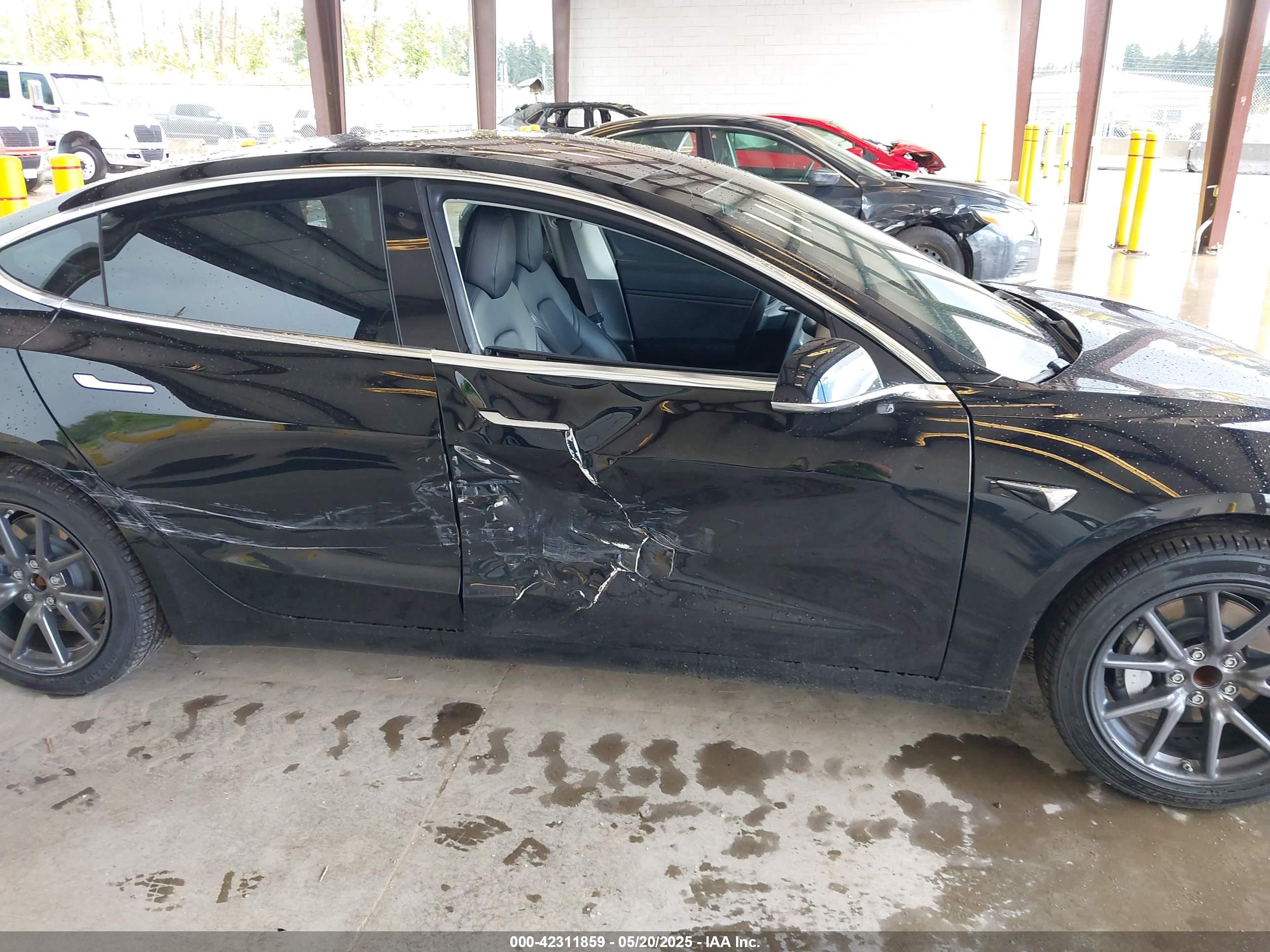 TESLA MODEL image 6