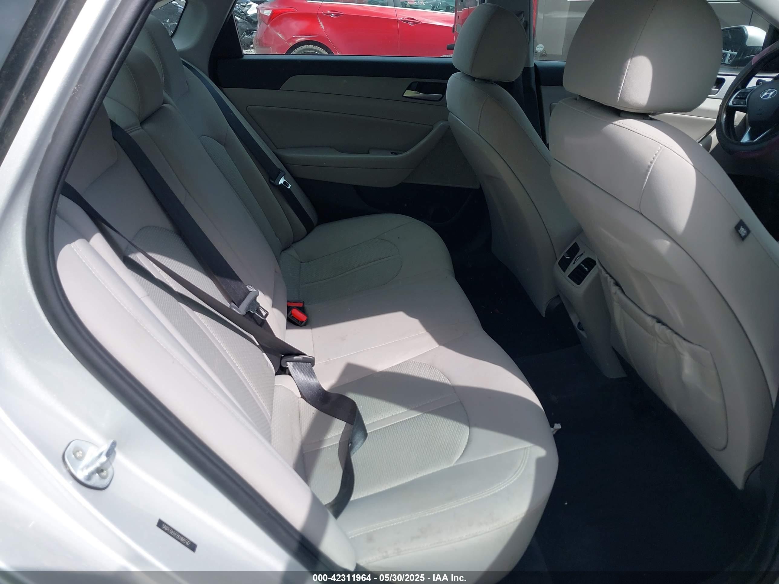 HYUNDAI SONATA image 8