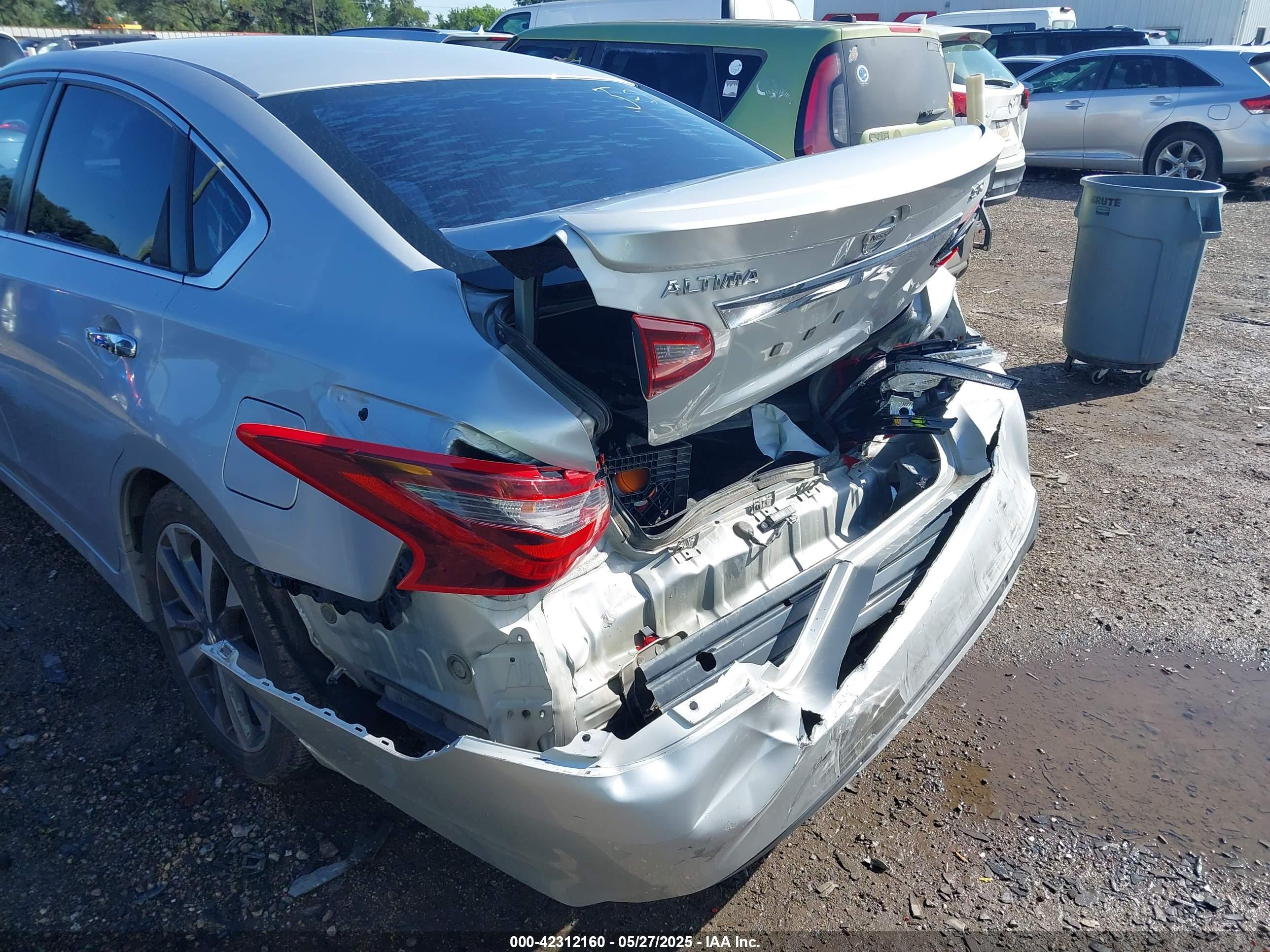 NISSAN ALTIMA image 6