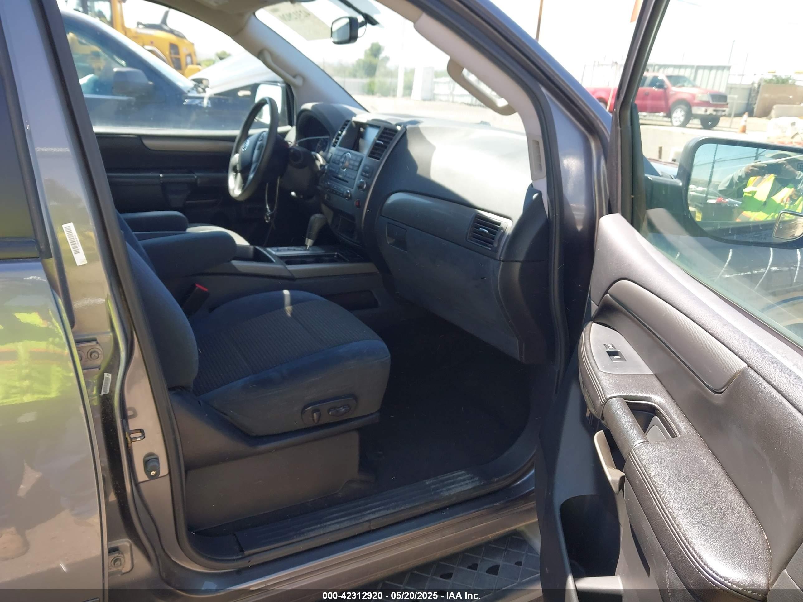 NISSAN ARMADA image 5