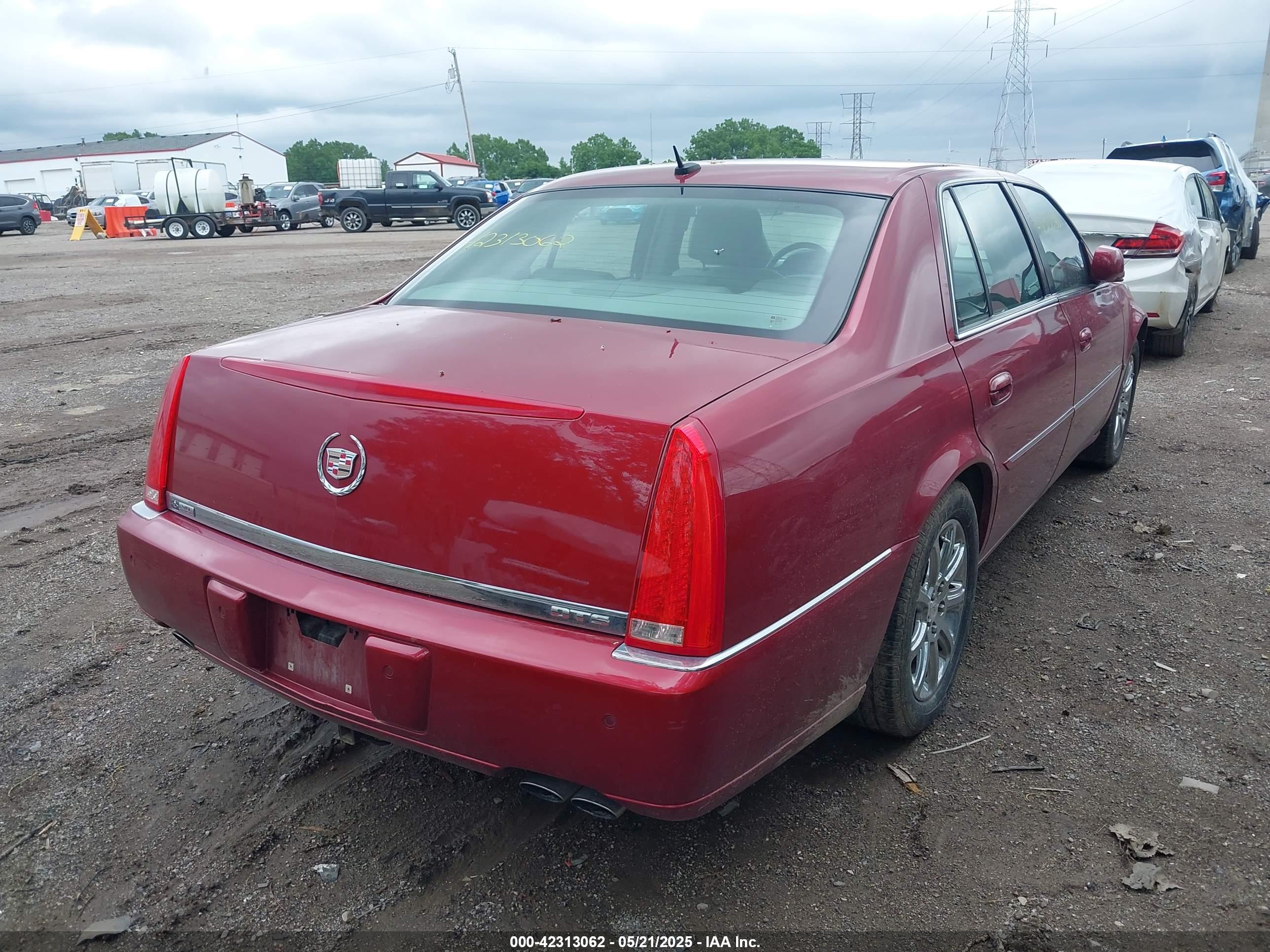CADILLAC DTS image 4