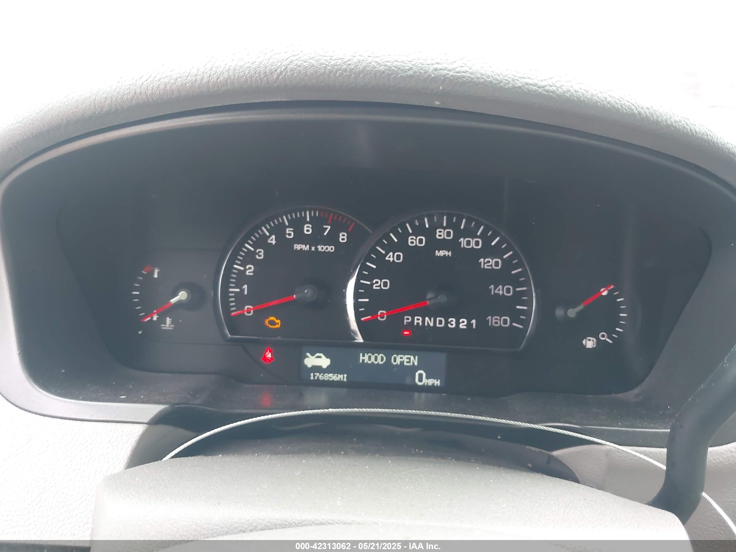 CADILLAC DTS image 7