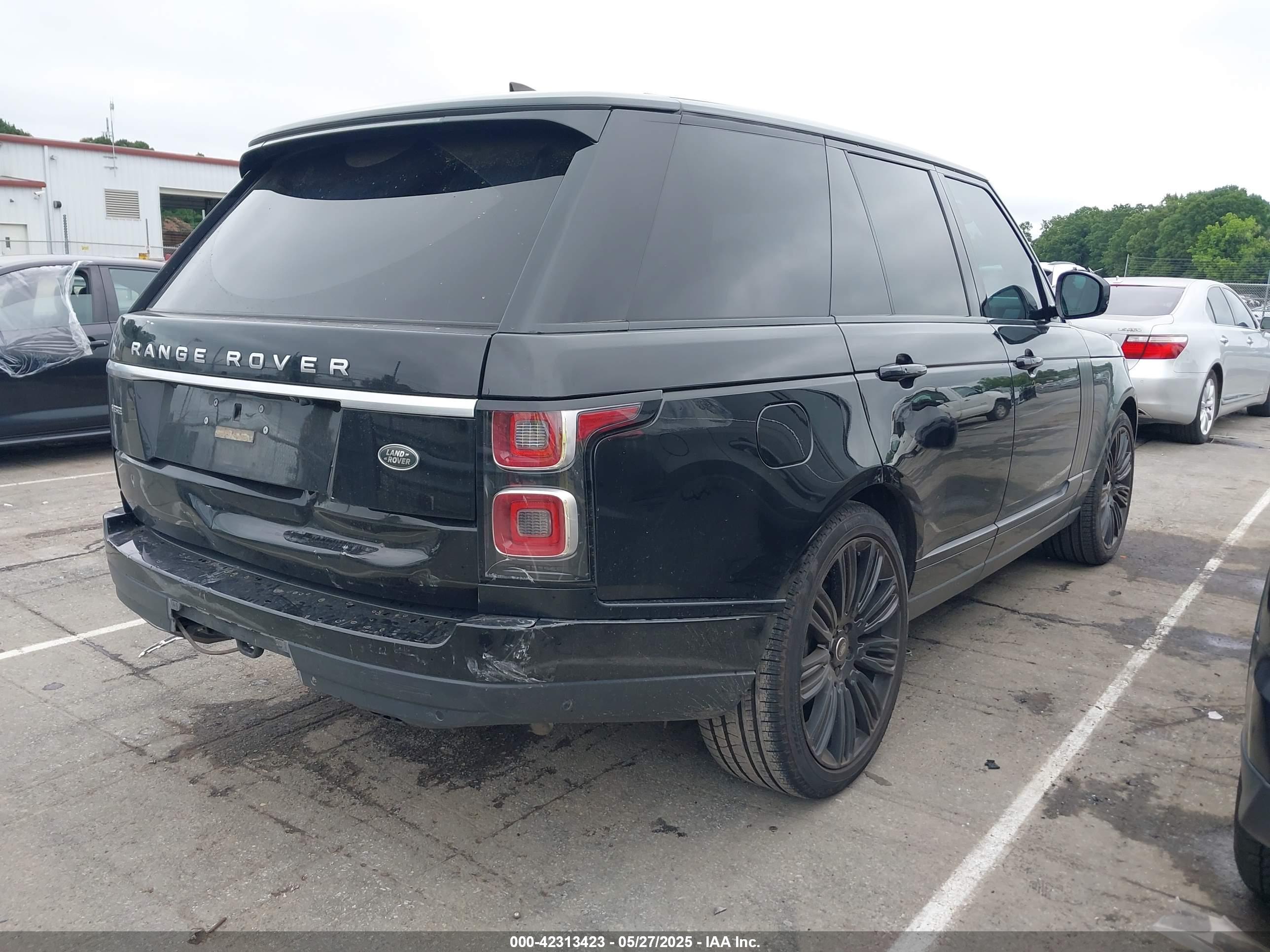 LAND ROVER image 4