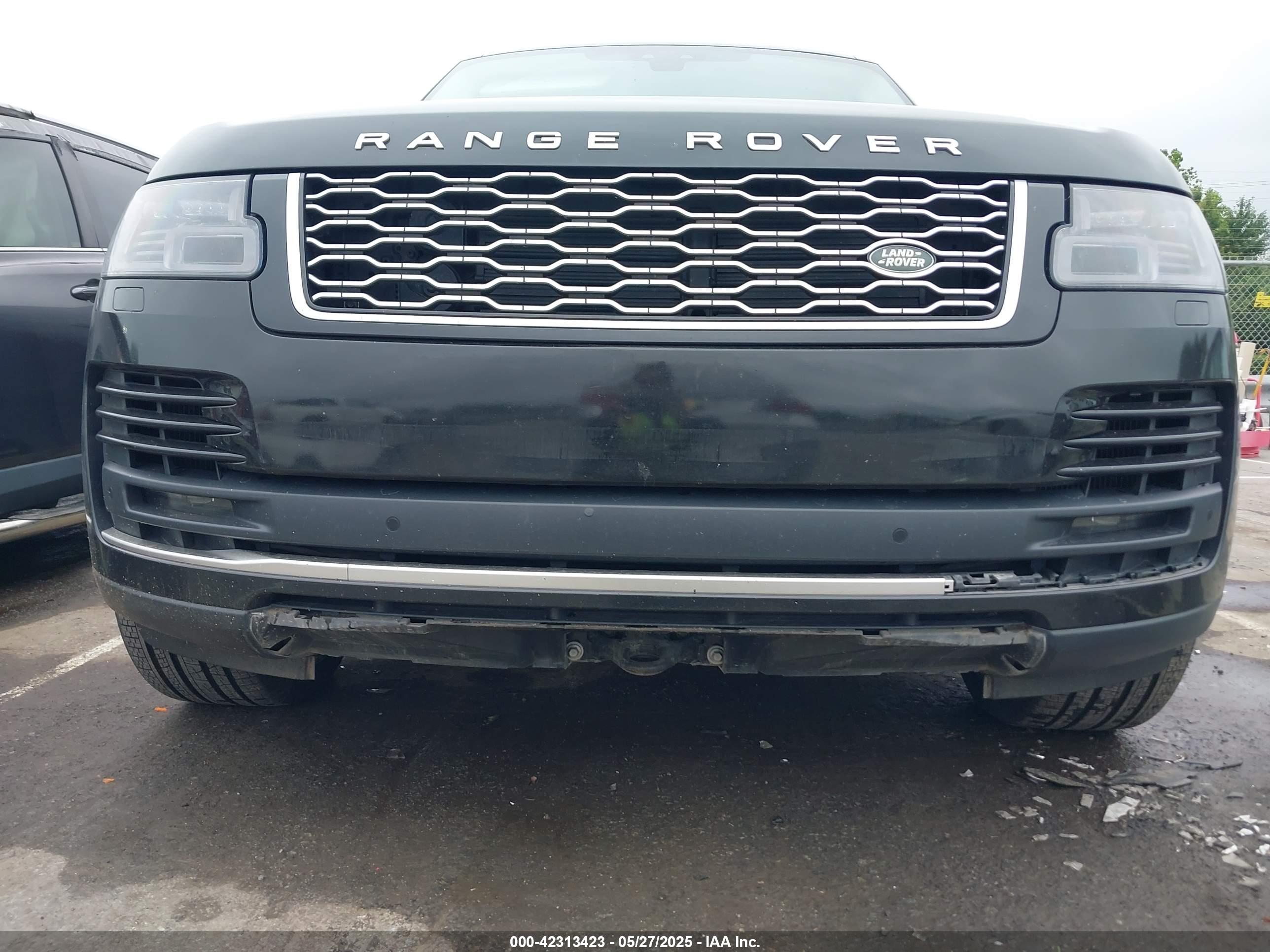 LAND ROVER image 6