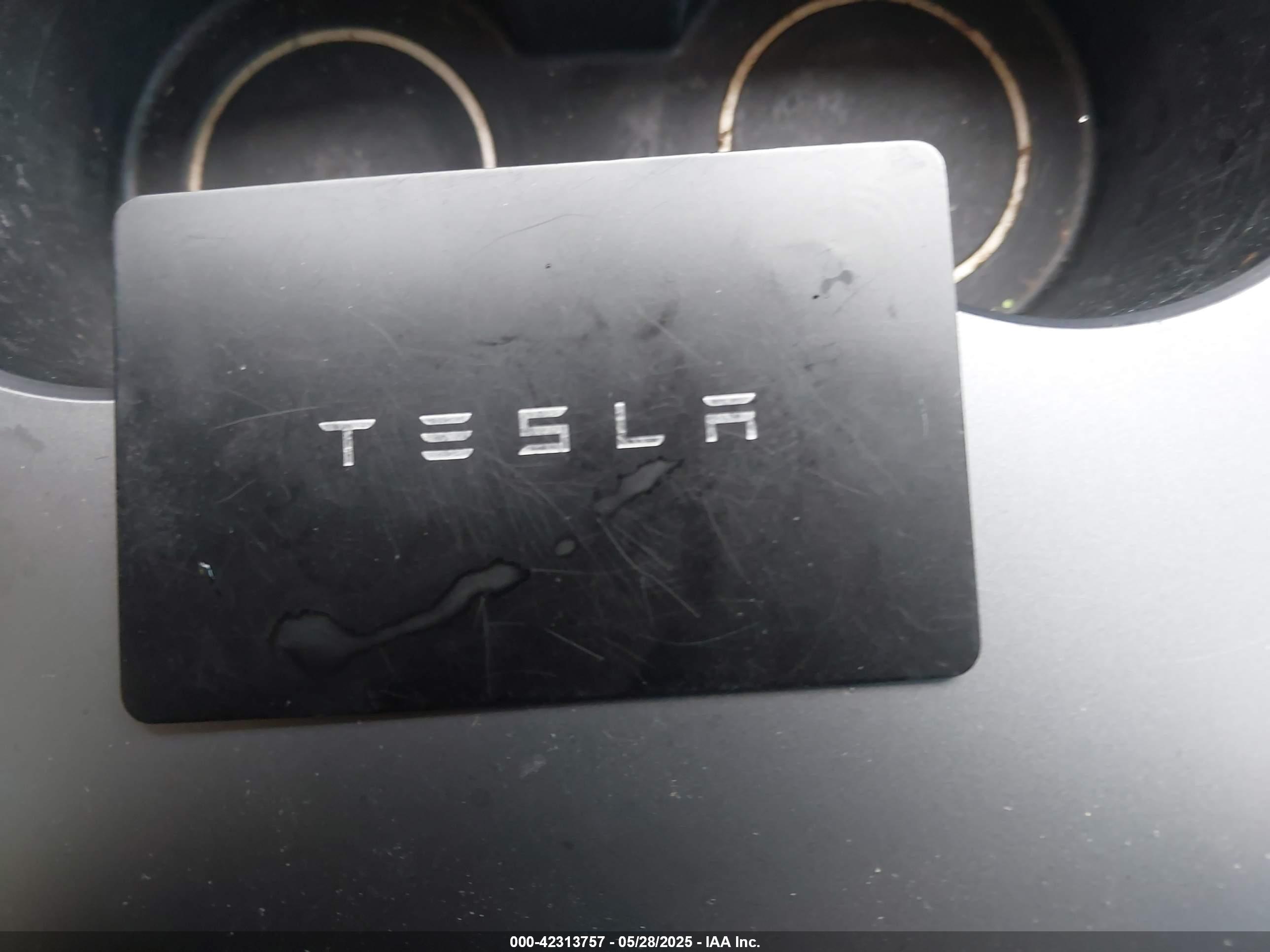 TESLA MODEL image 11