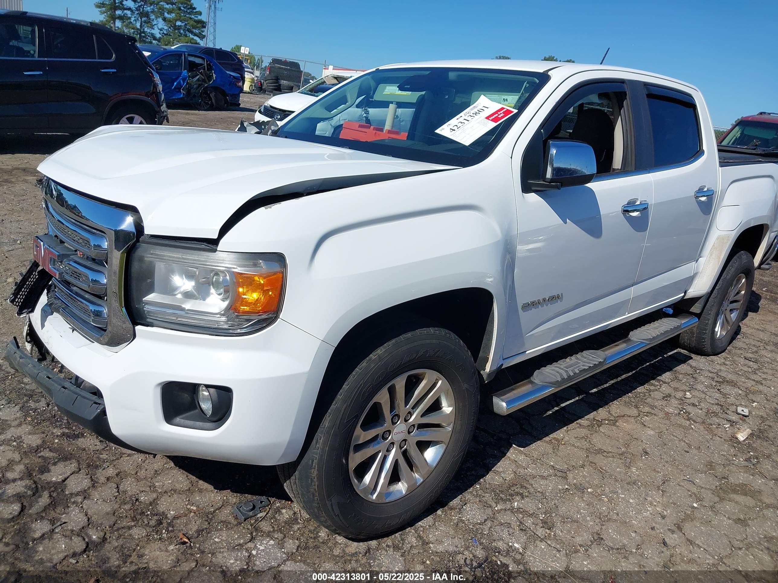 GMC CANYON image 2