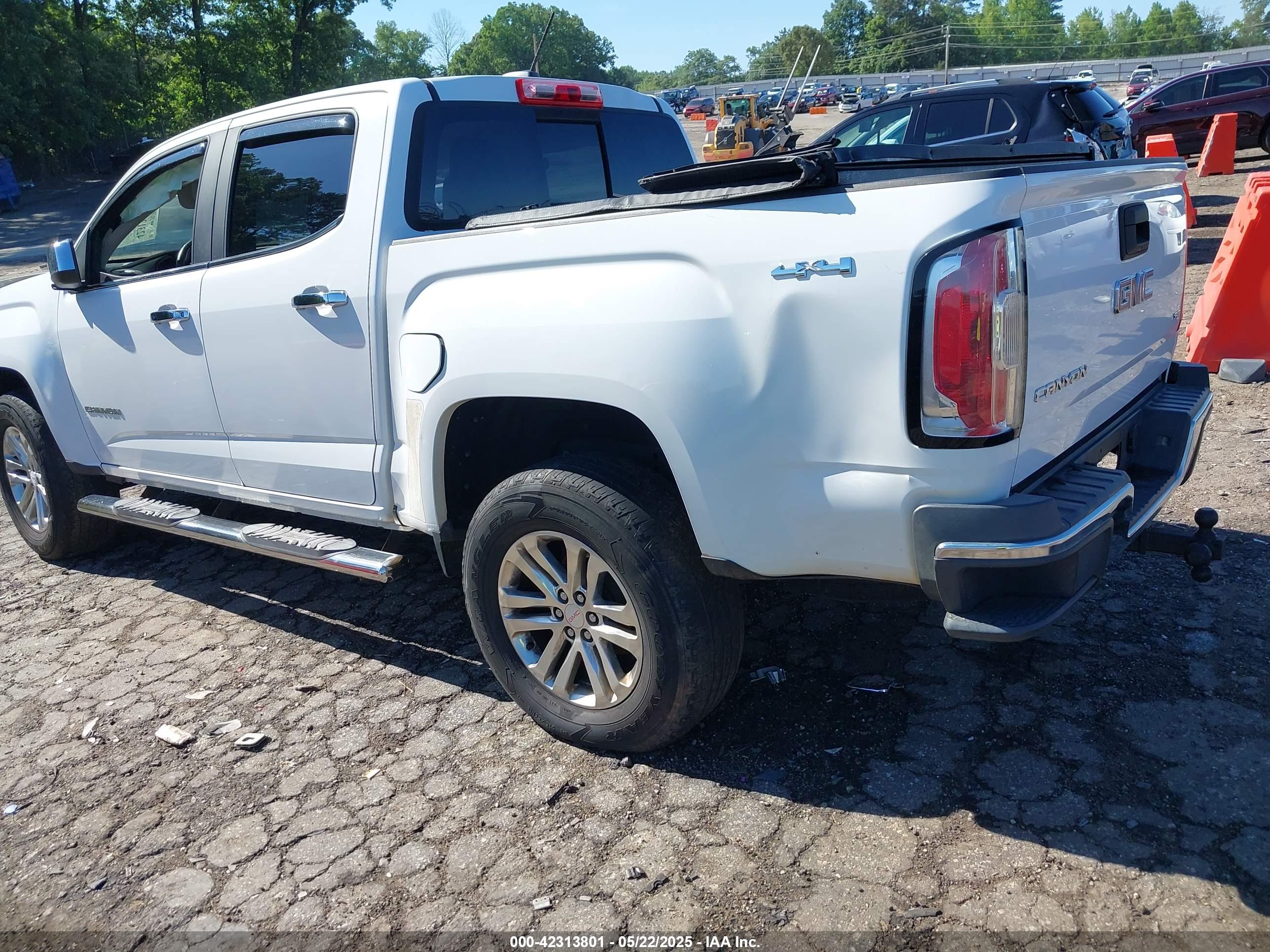 GMC CANYON image 3