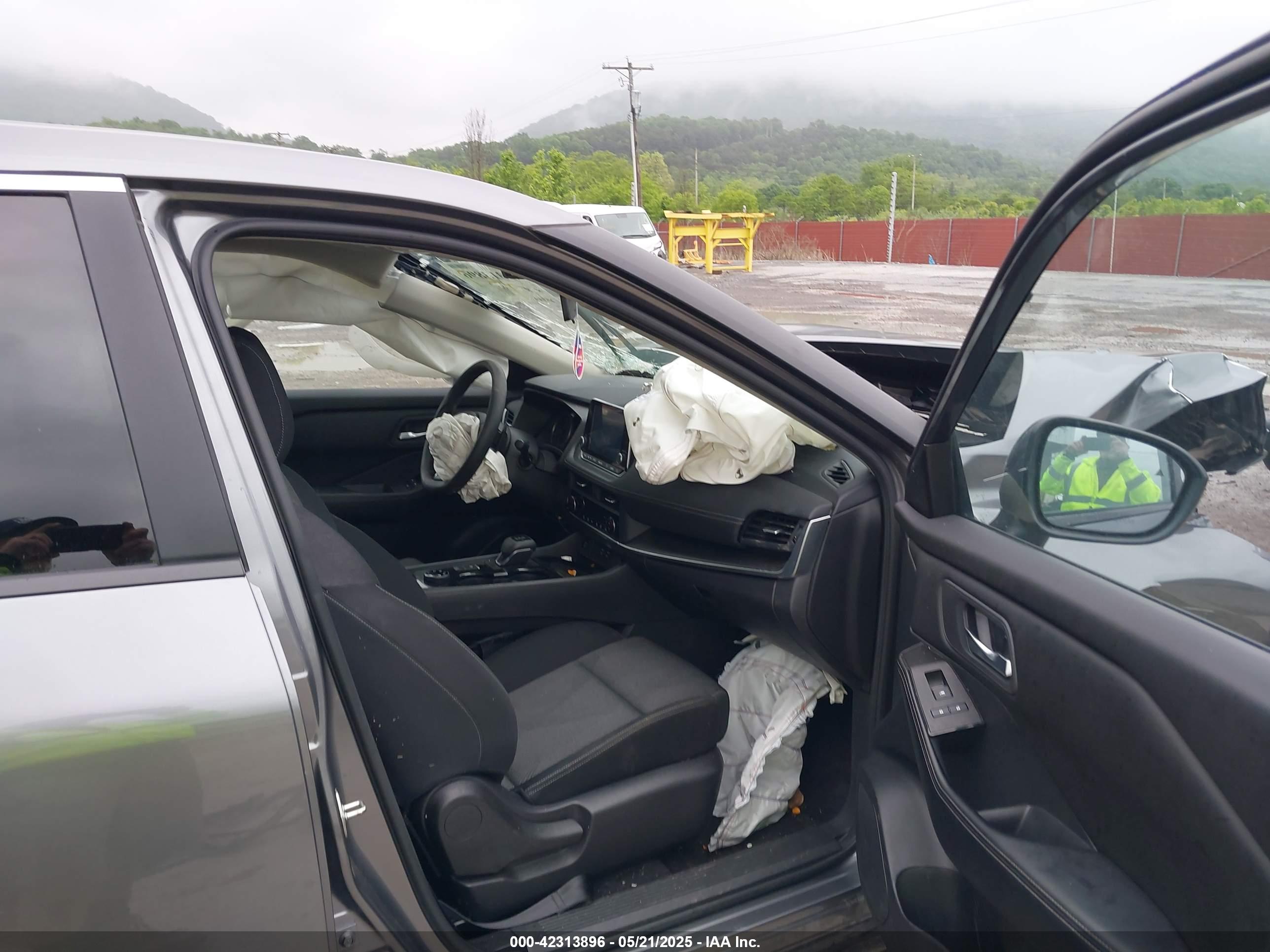 NISSAN ROGUE image 5