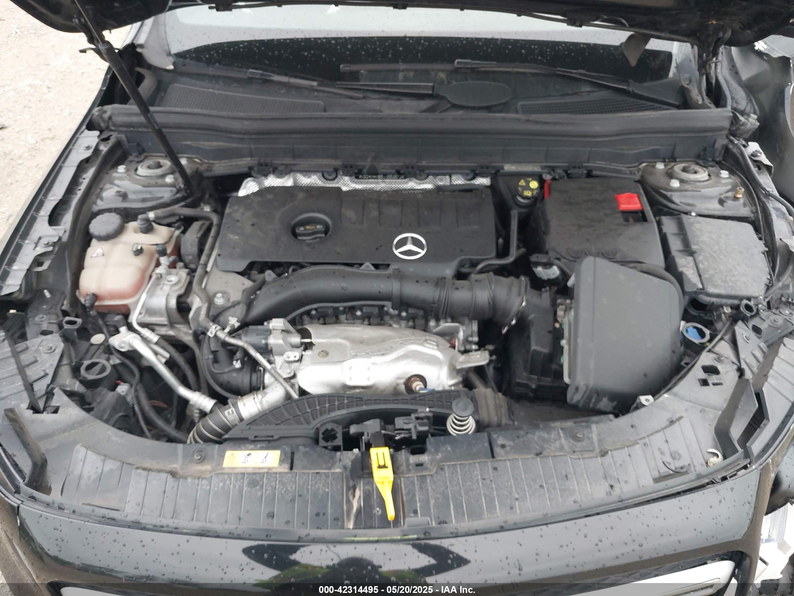 MERCEDES-BENZ GLB image 10