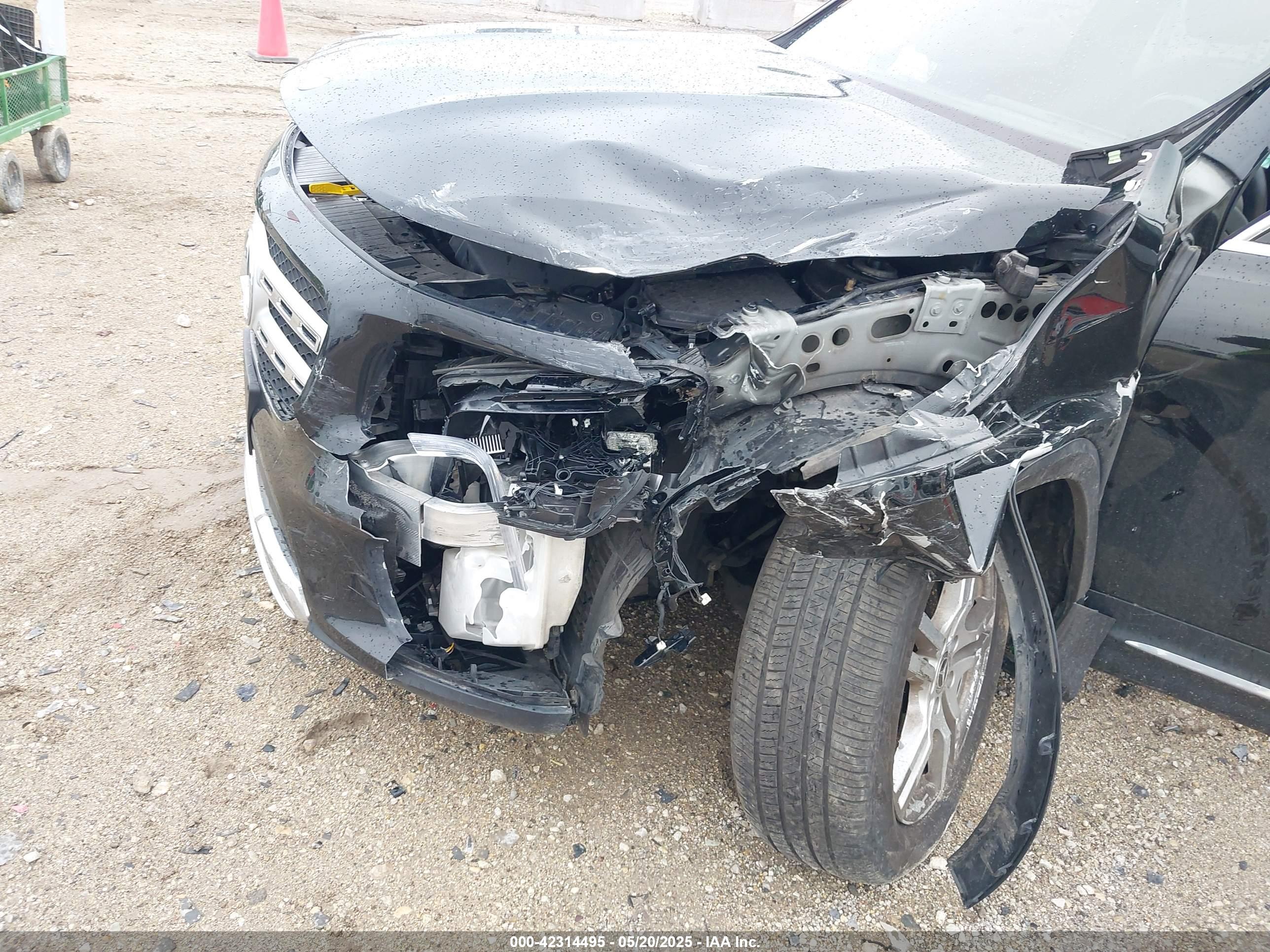 MERCEDES-BENZ GLB image 6