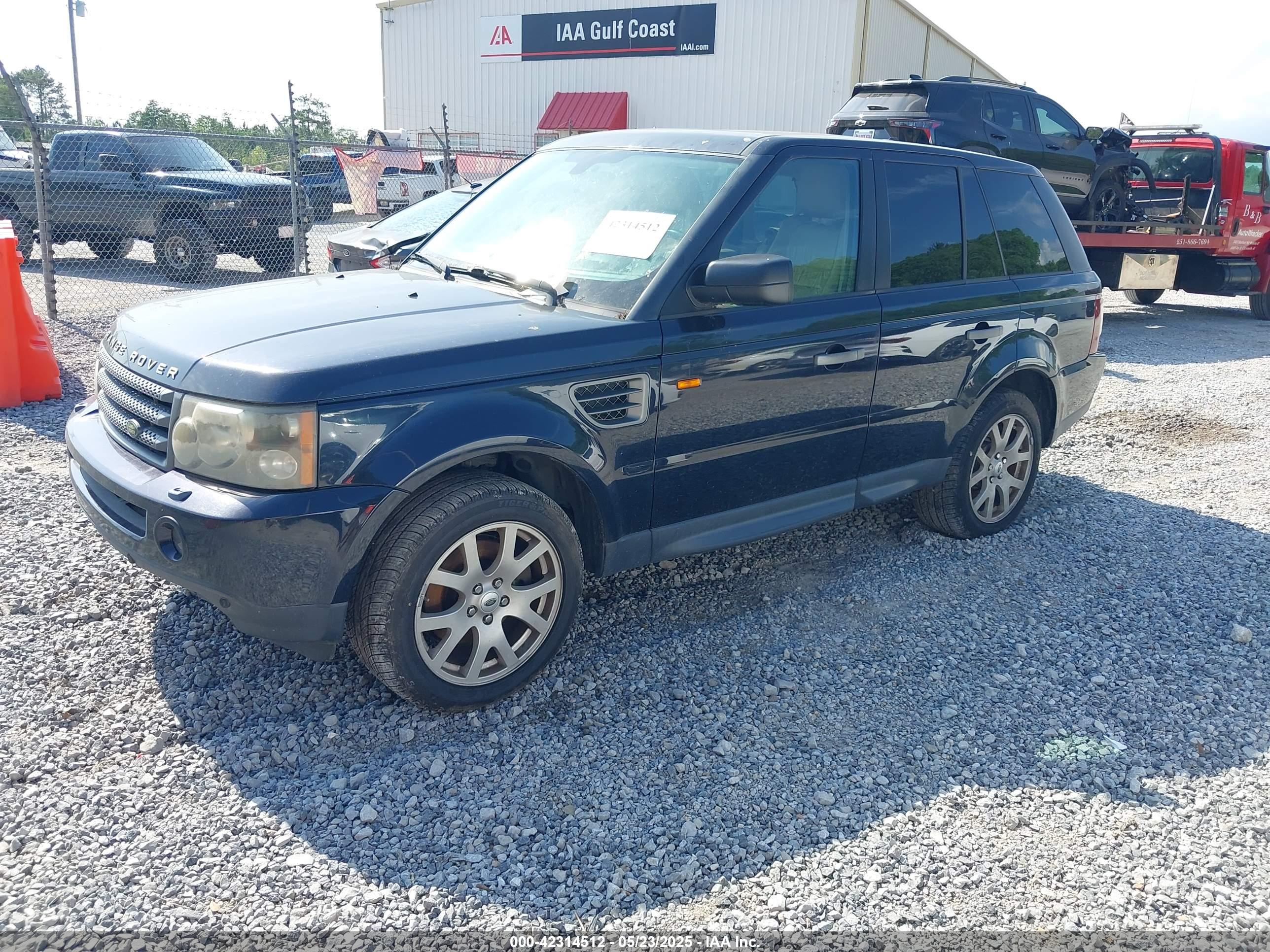 LAND ROVER image 2