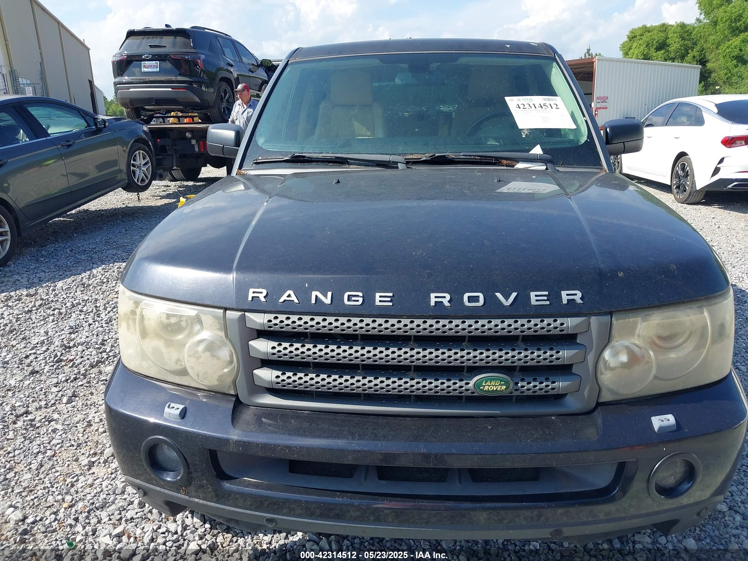 LAND ROVER image 6
