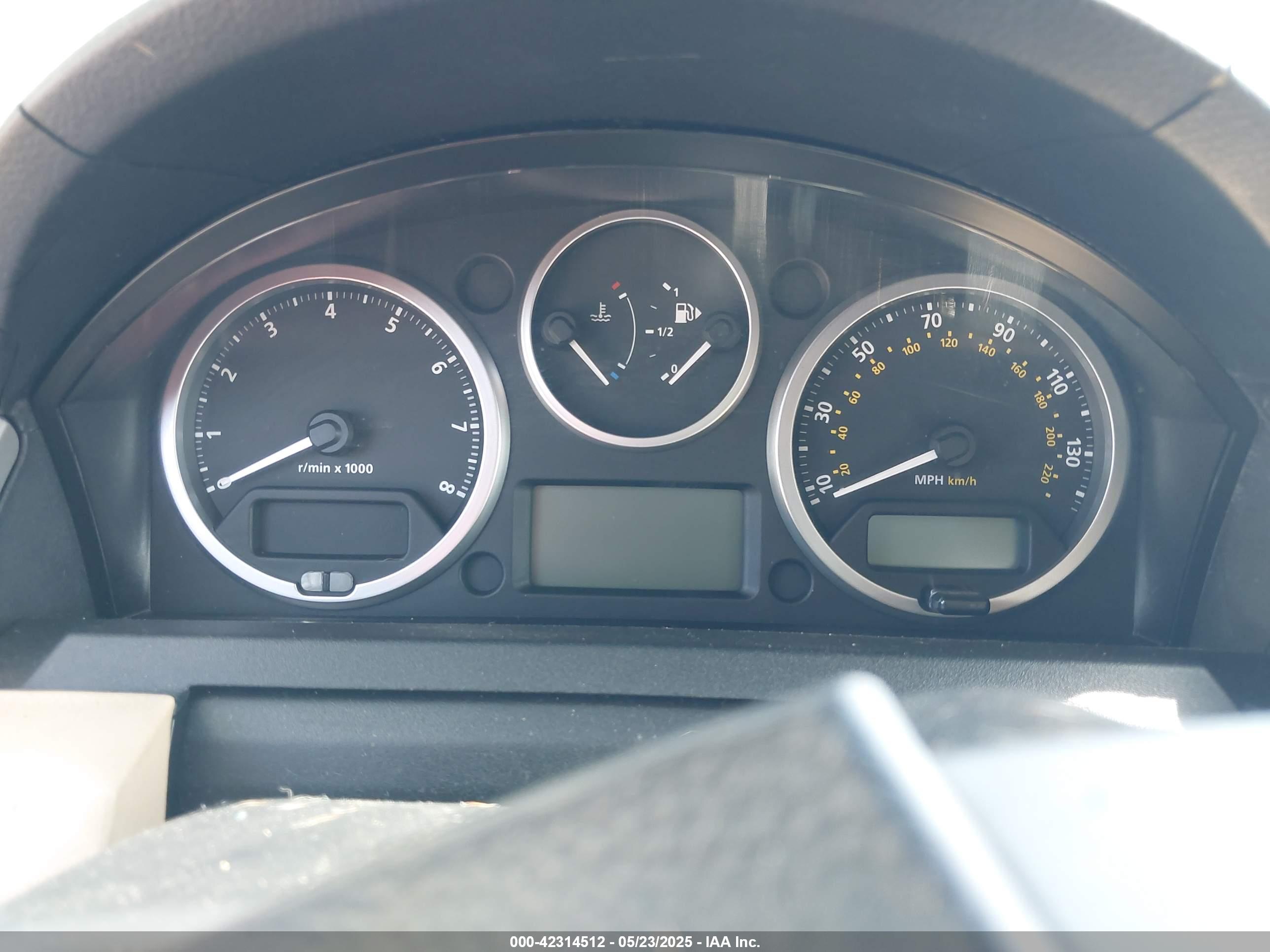 LAND ROVER image 7