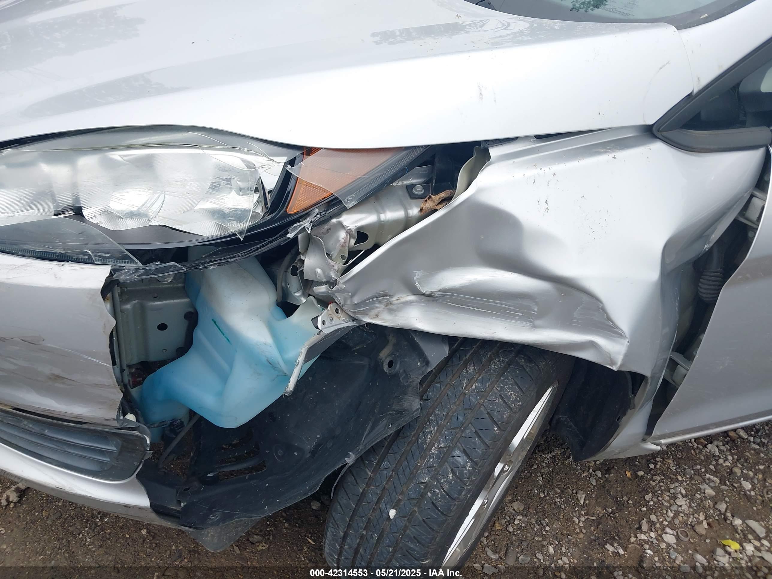FORD FIESTA image 6