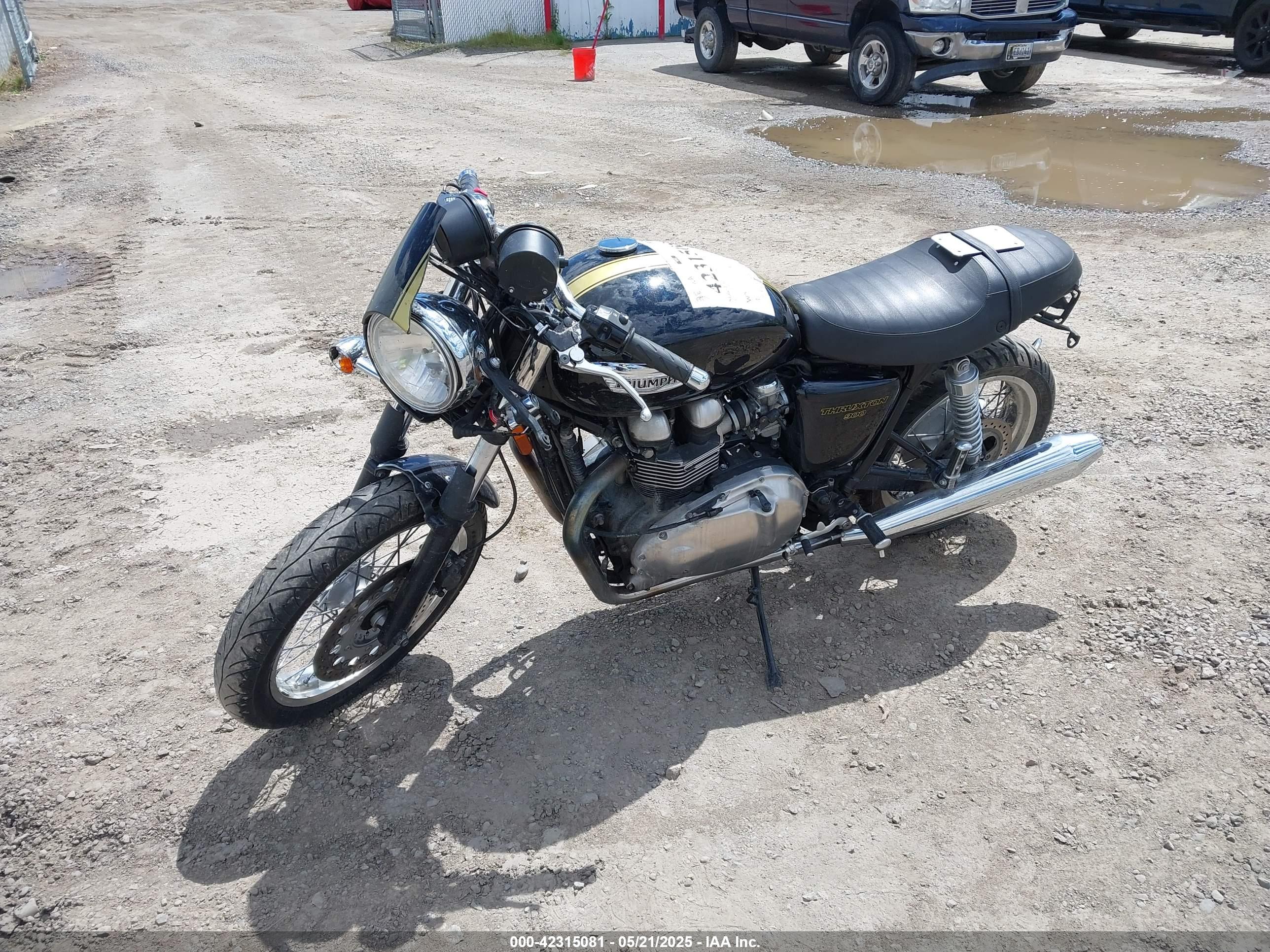 TRIUMPH MOTORCYCLE image 2