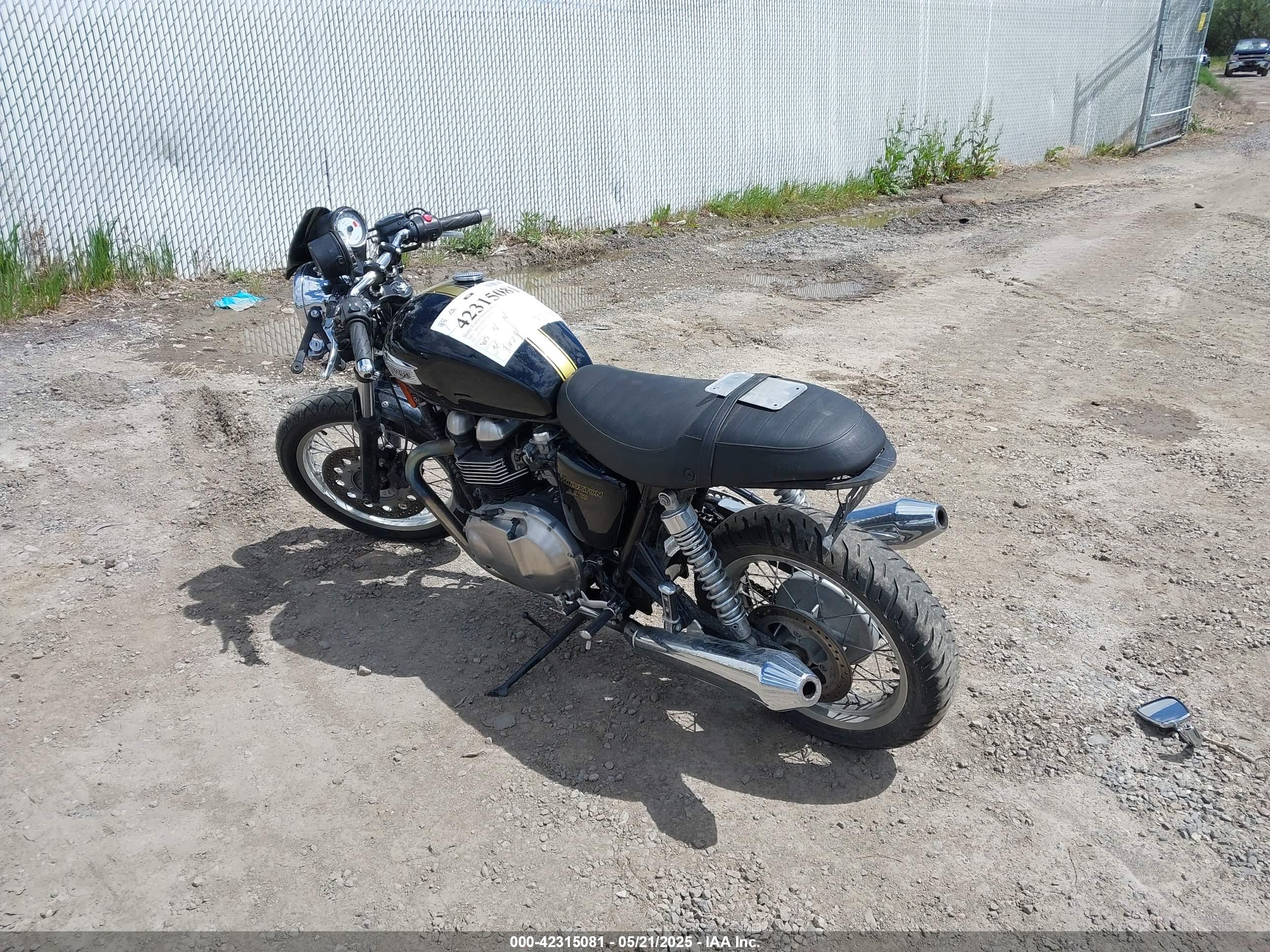 TRIUMPH MOTORCYCLE image 3