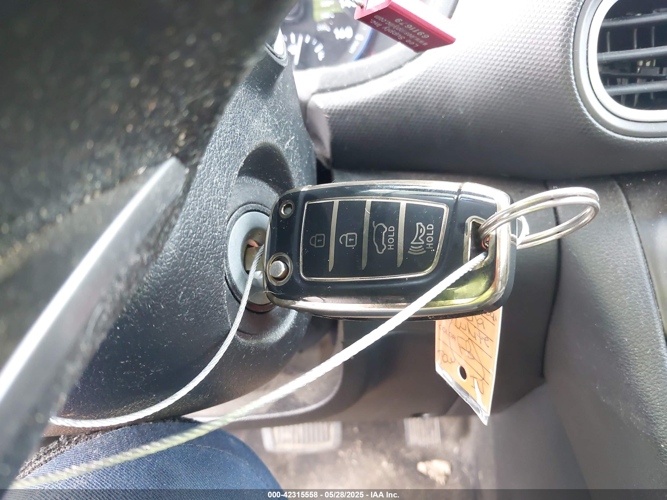 HYUNDAI KONA image 11