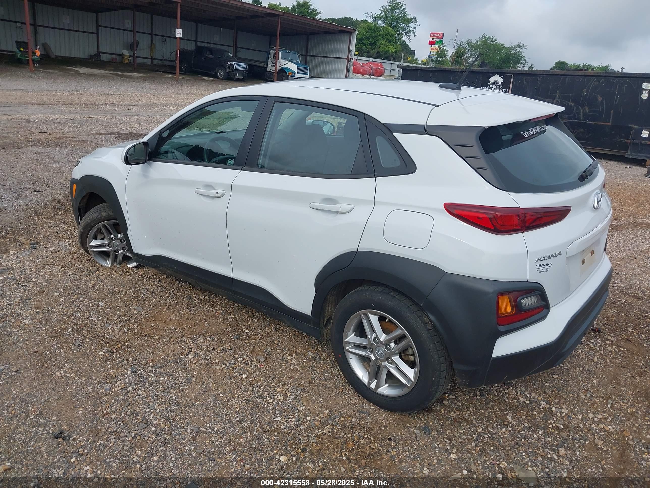 HYUNDAI KONA image 3