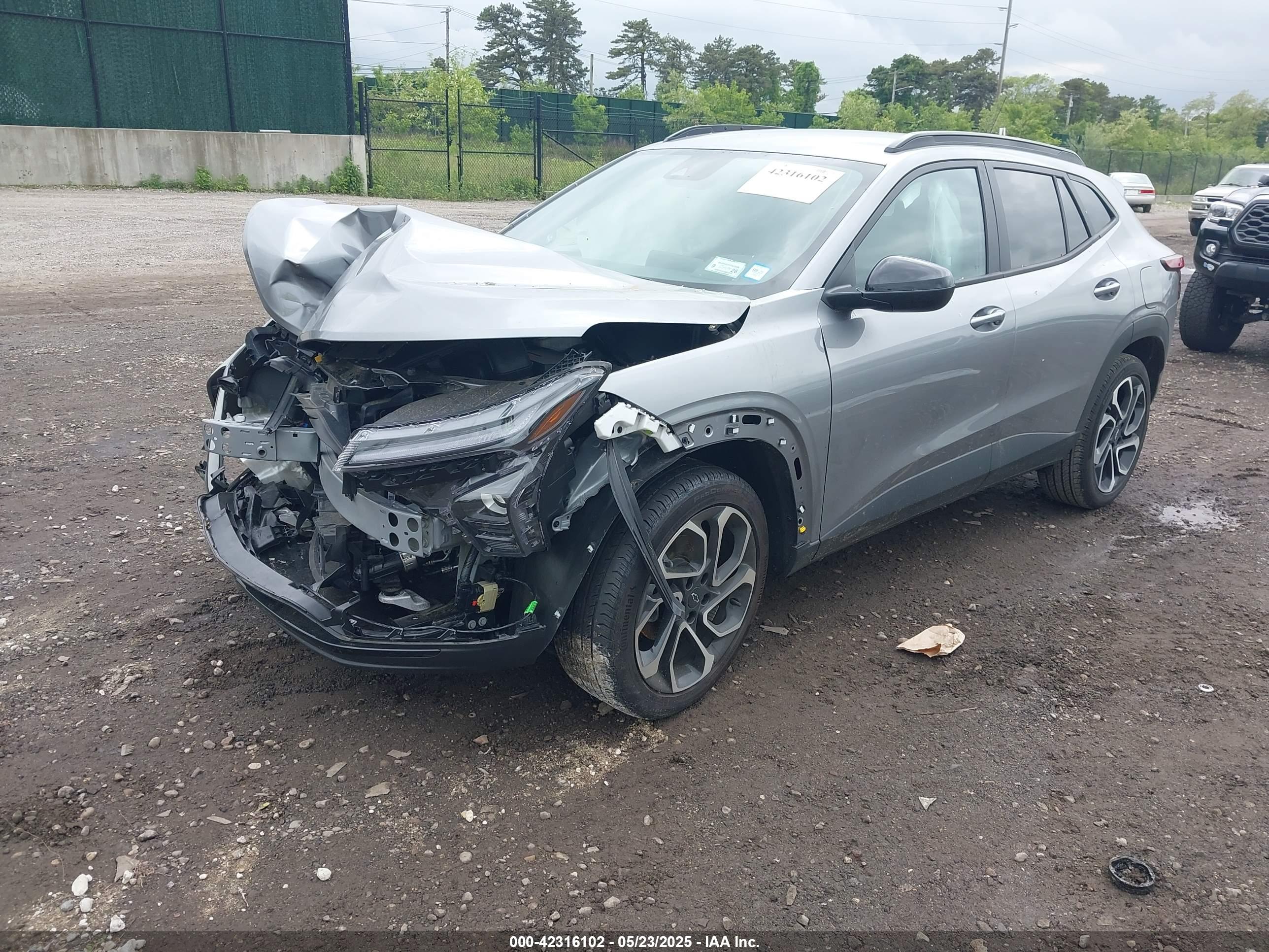 CHEVROLET TRAX image 2