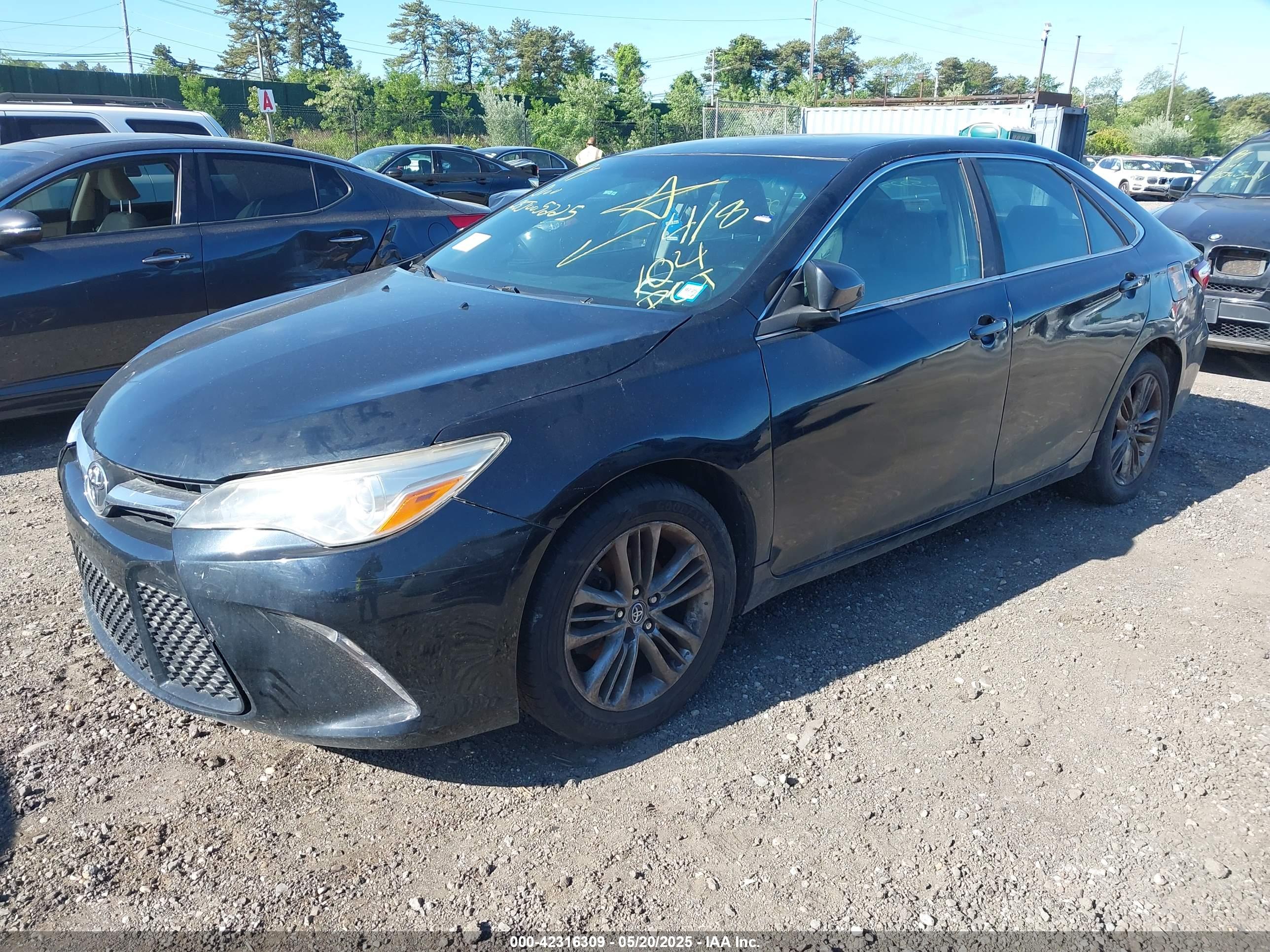 TOYOTA CAMRY image 2