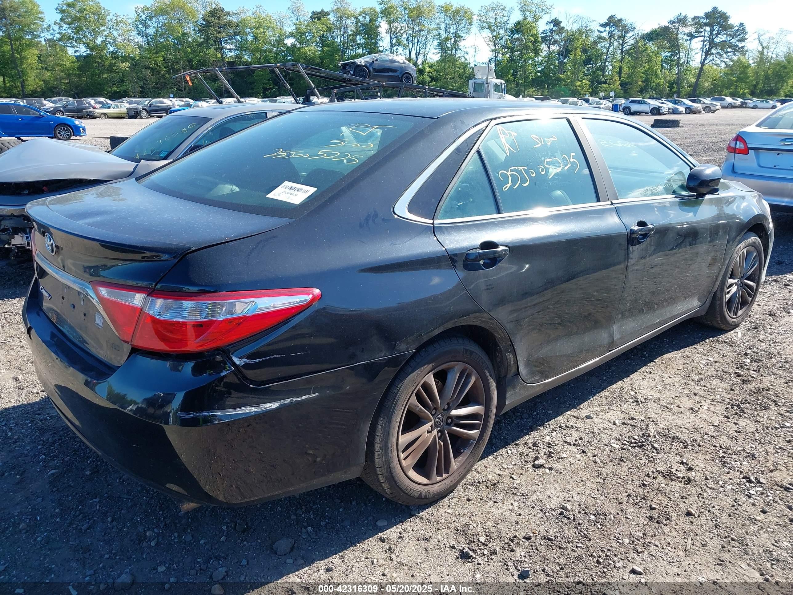 TOYOTA CAMRY image 4