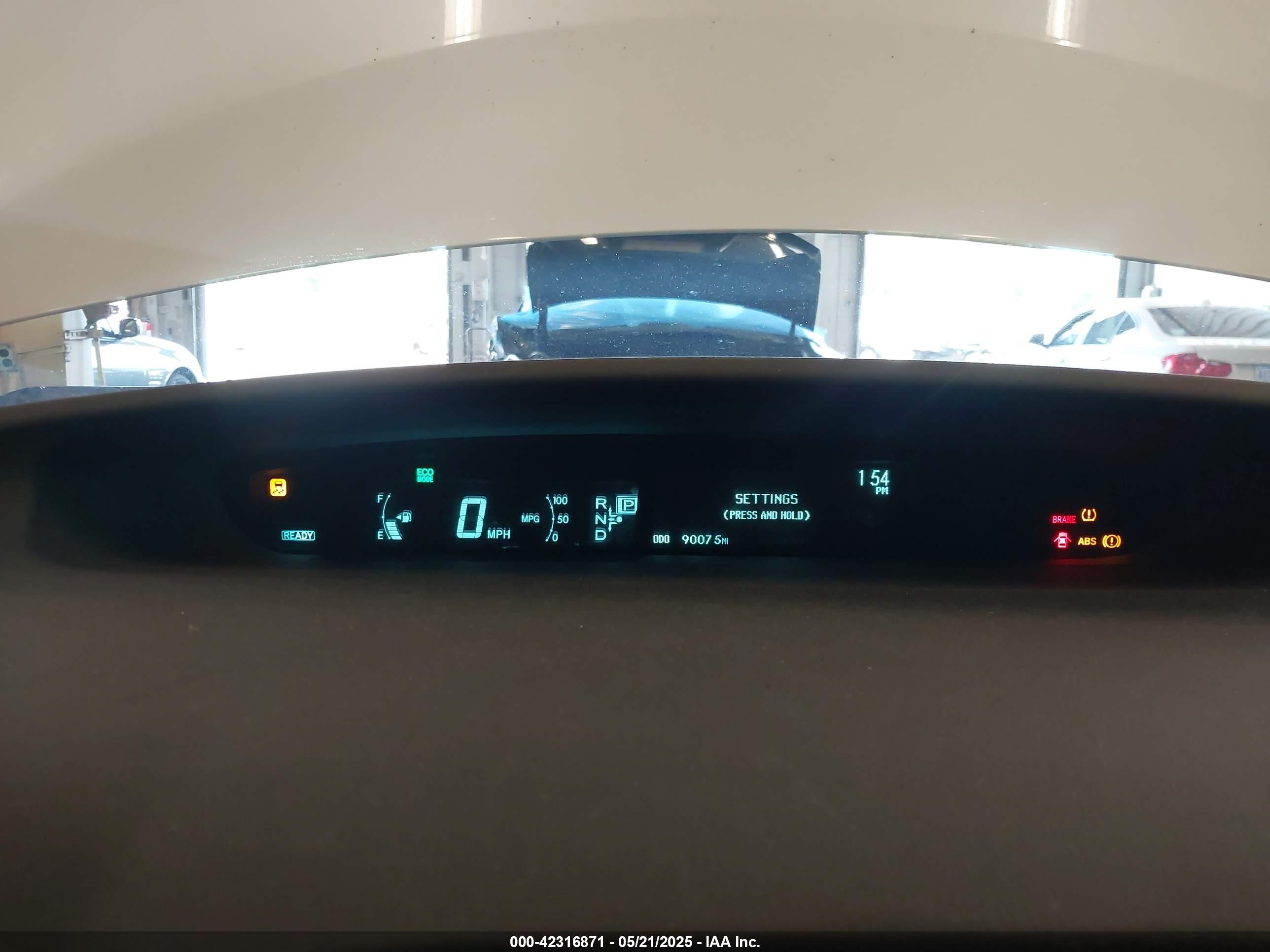 TOYOTA PRIUS image 7