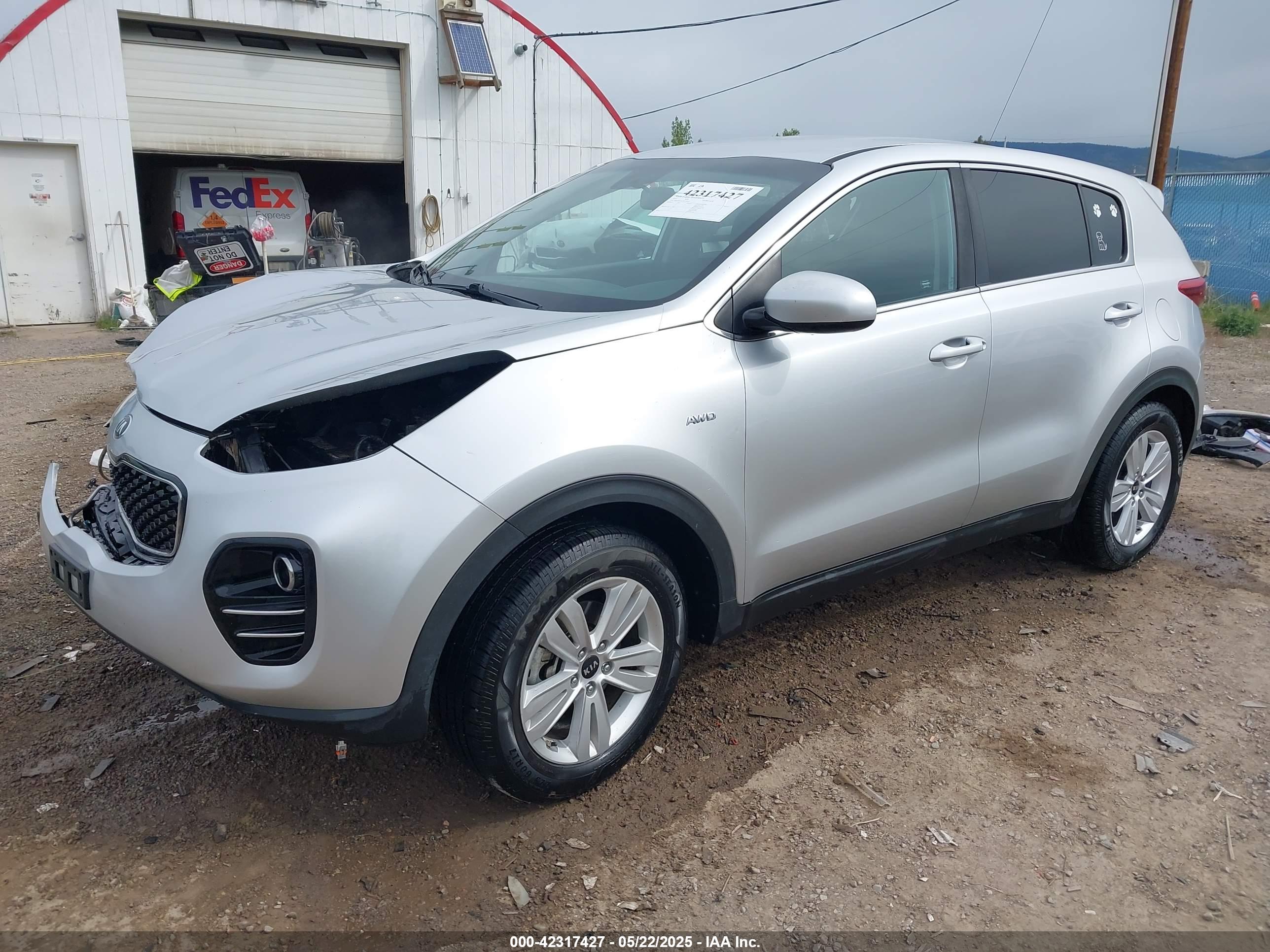 KIA SPORTAGE image 2