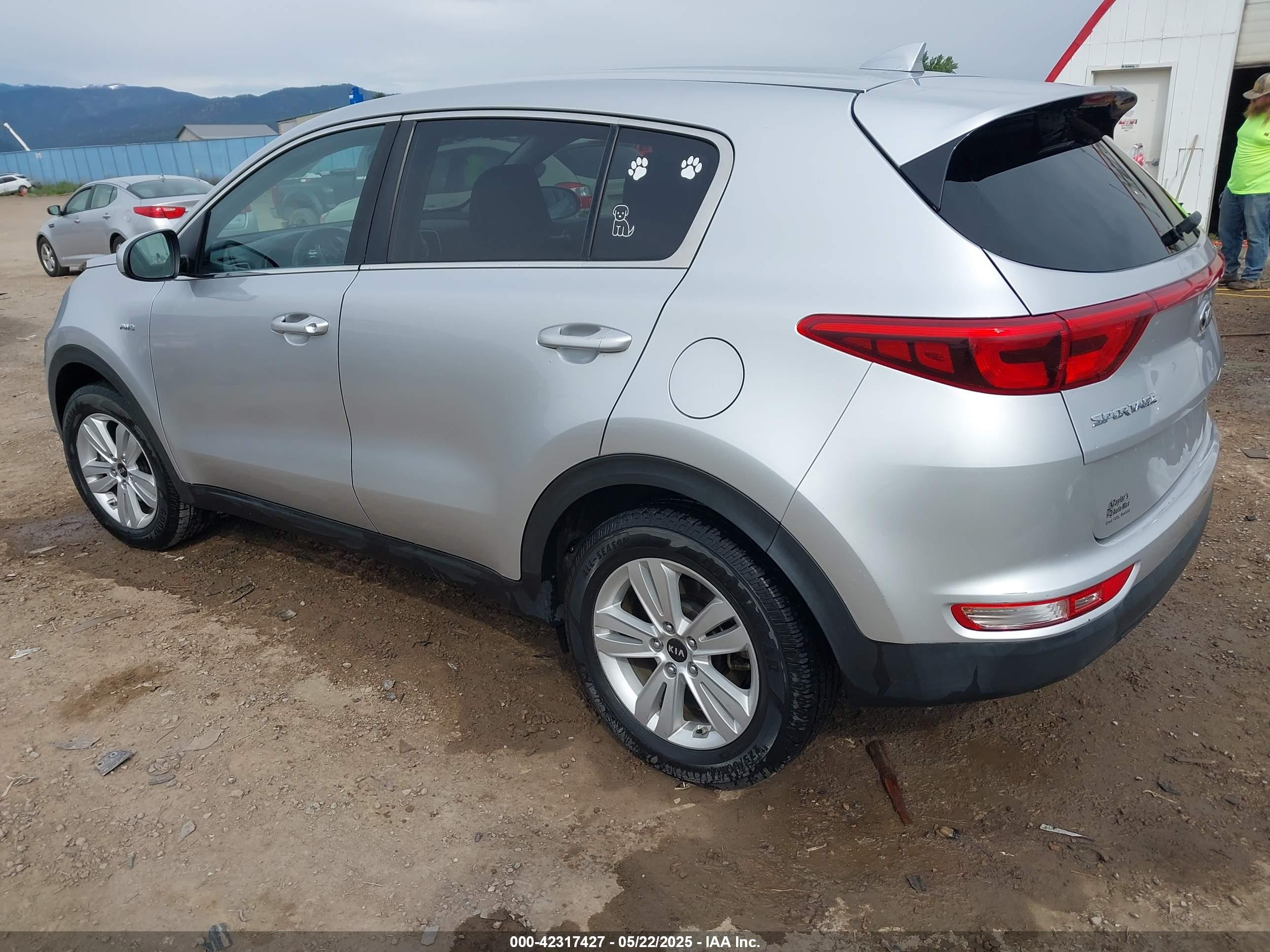 KIA SPORTAGE image 3