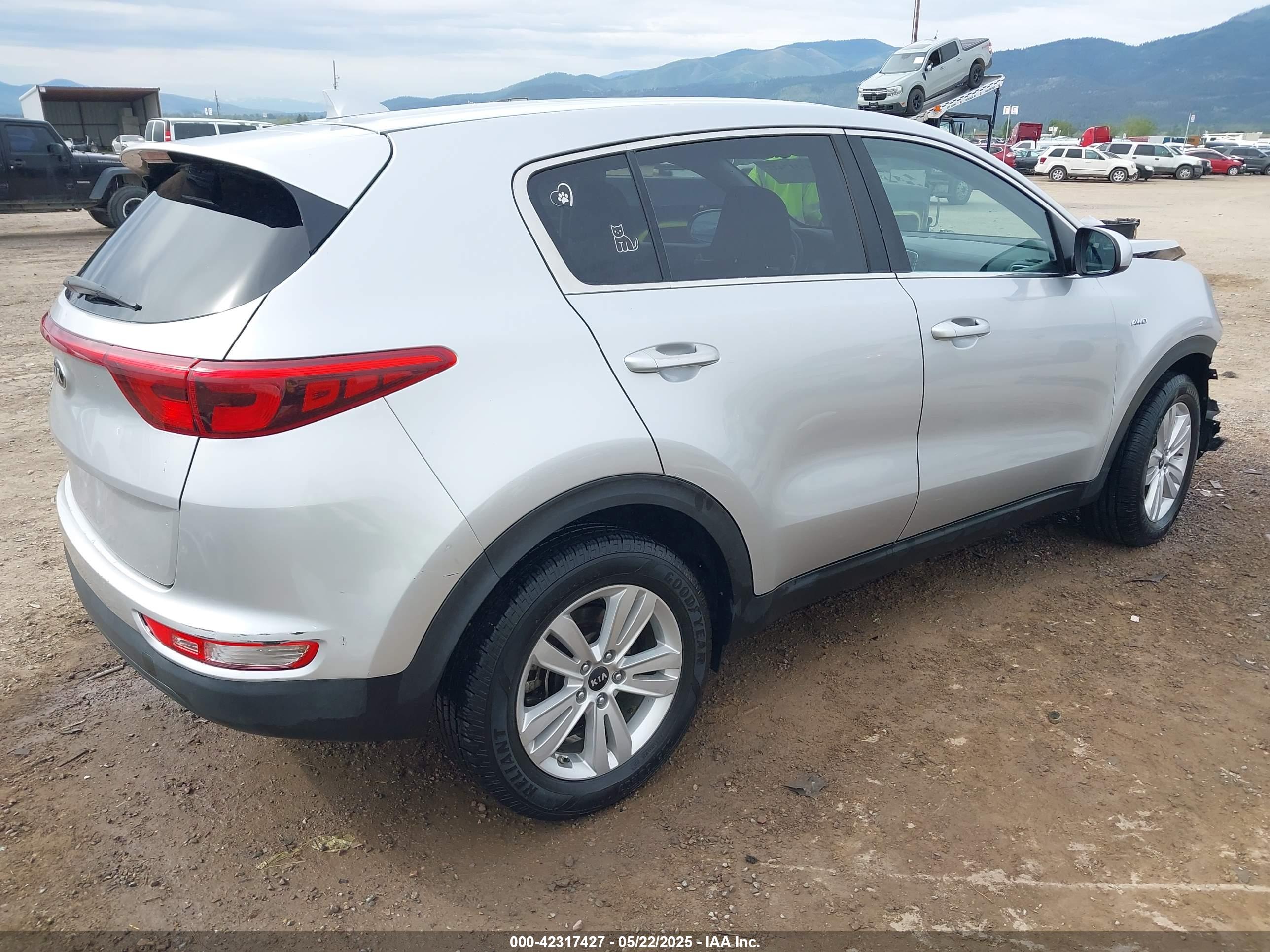 KIA SPORTAGE image 4