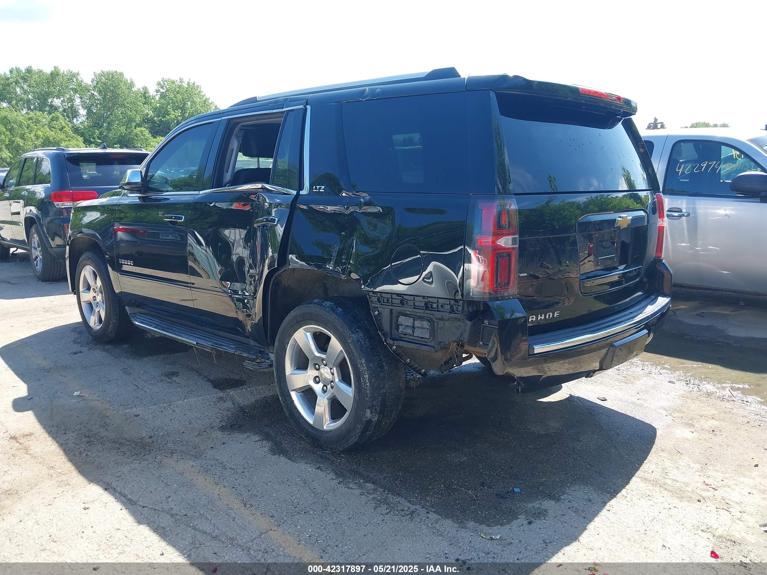 CHEVROLET TAHOE image 3