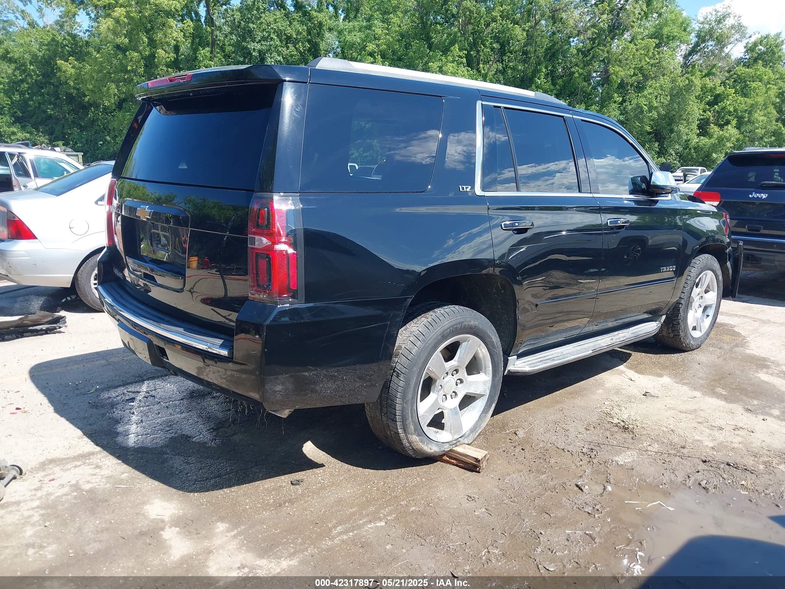 CHEVROLET TAHOE image 4