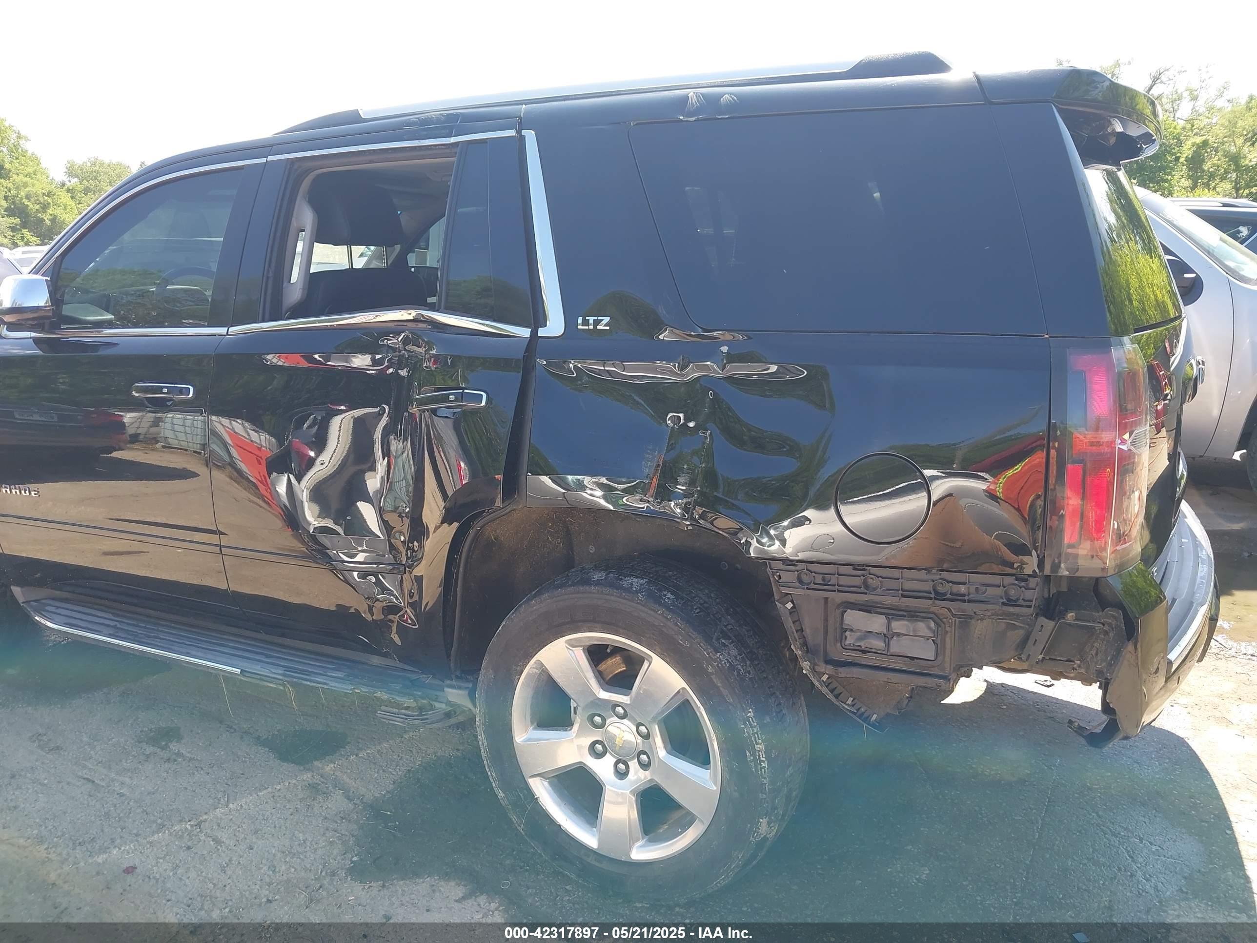 CHEVROLET TAHOE image 6