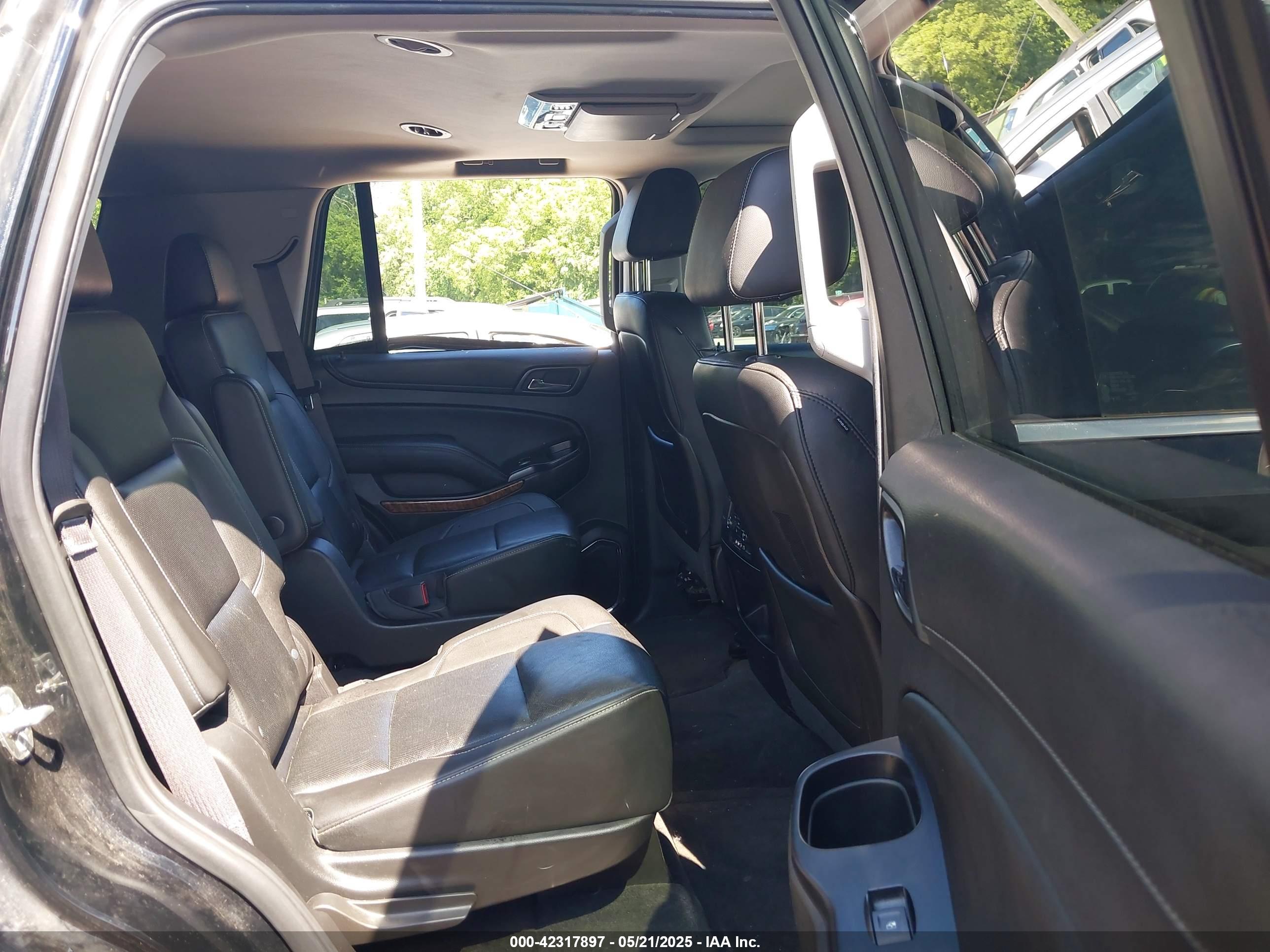 CHEVROLET TAHOE image 8