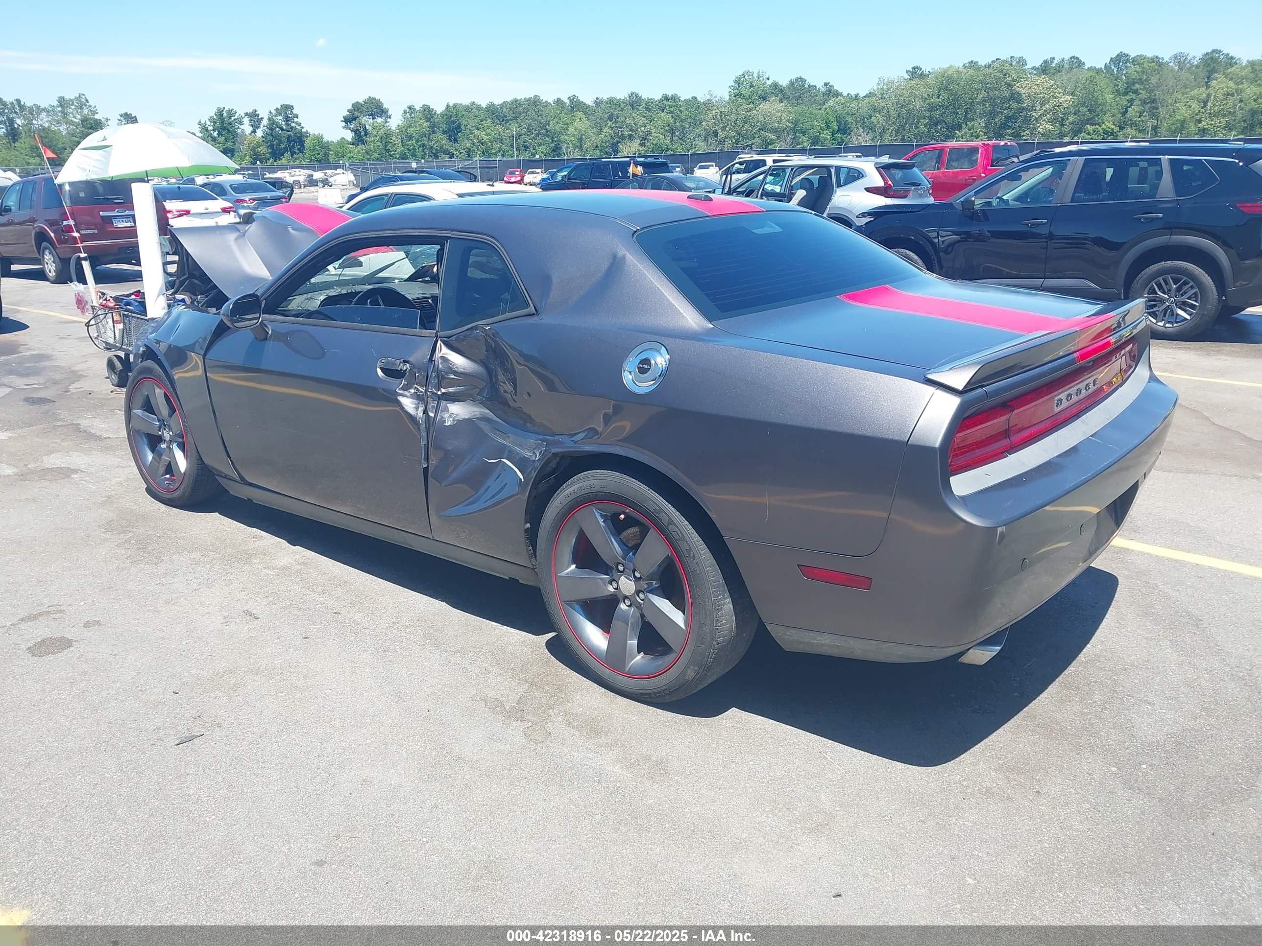 DODGE CHALLENGER image 3