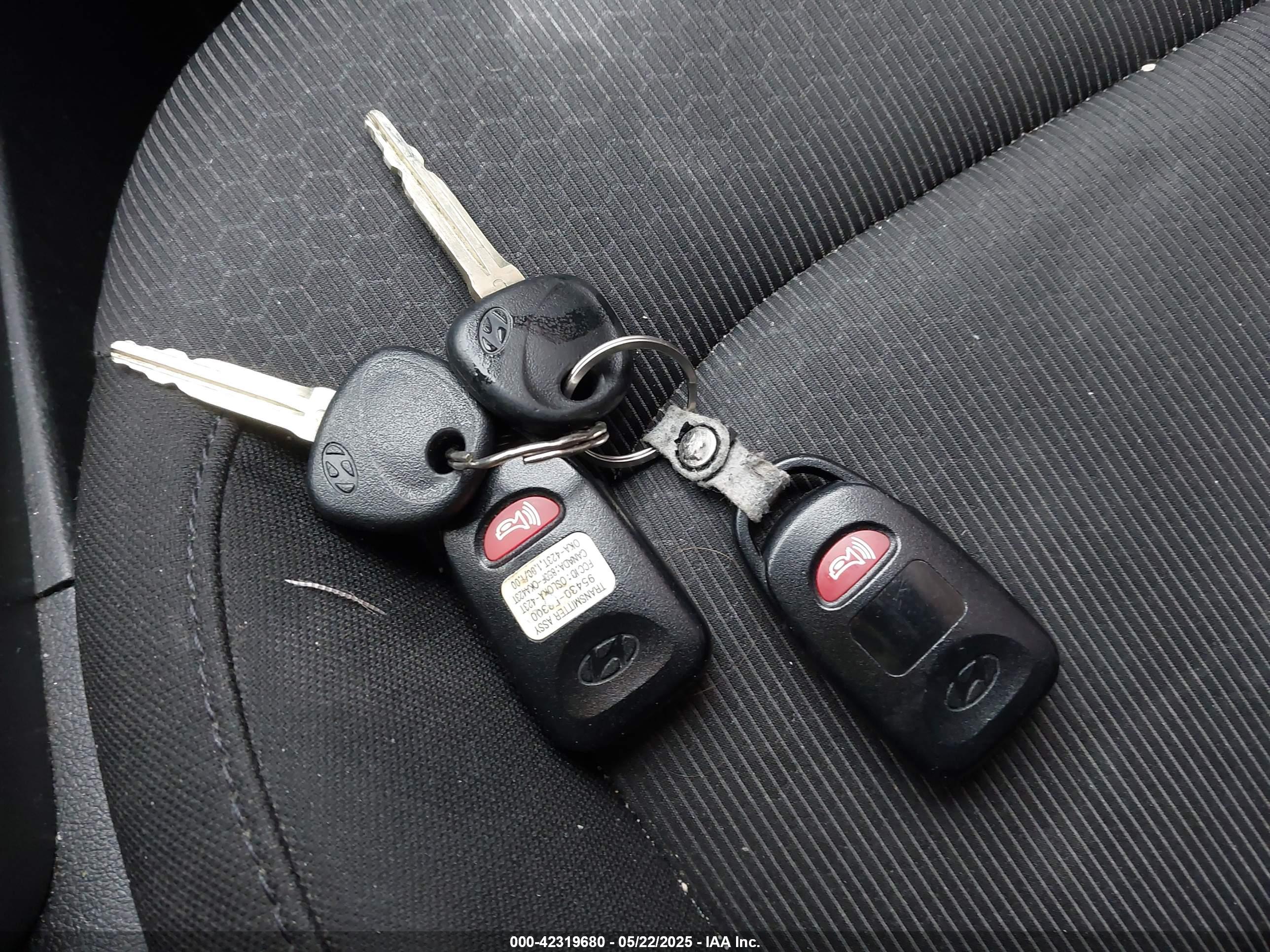 HYUNDAI ELANTRA image 11