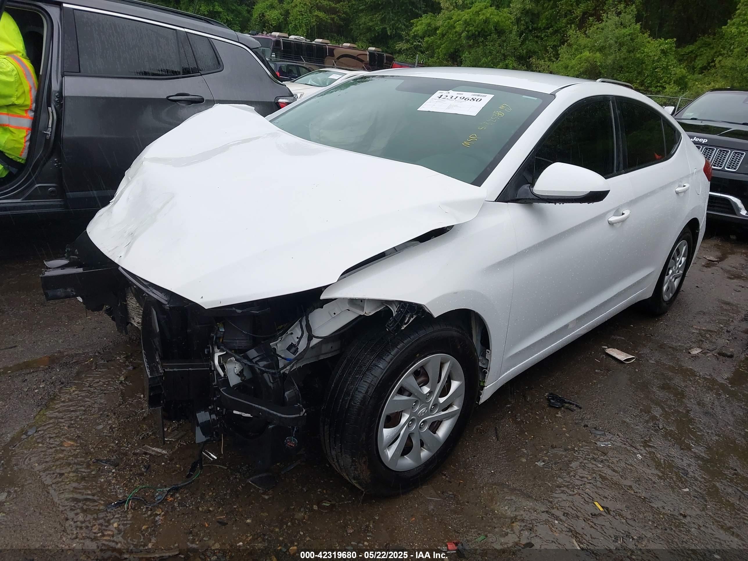 HYUNDAI ELANTRA image 2