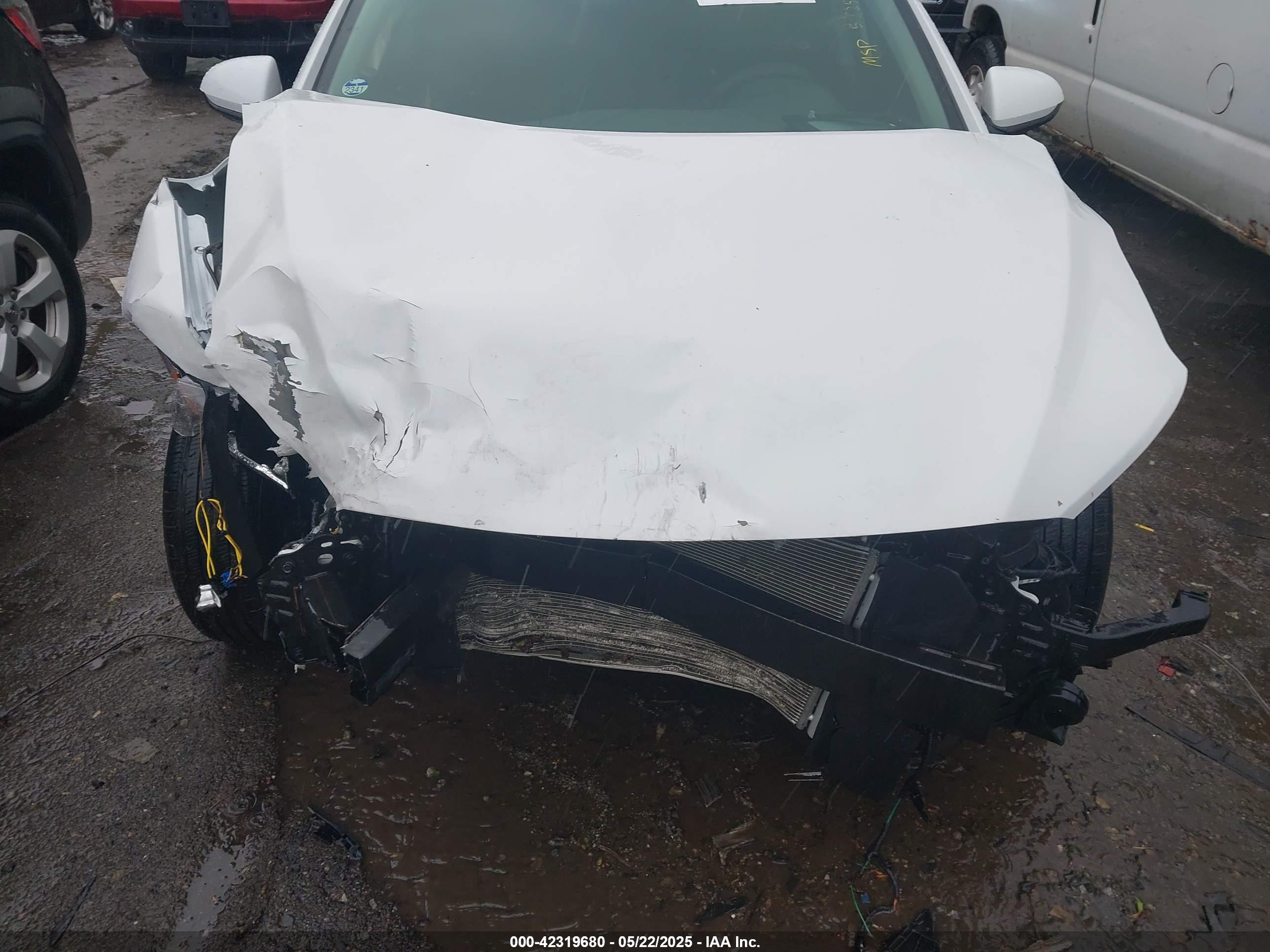 HYUNDAI ELANTRA image 6
