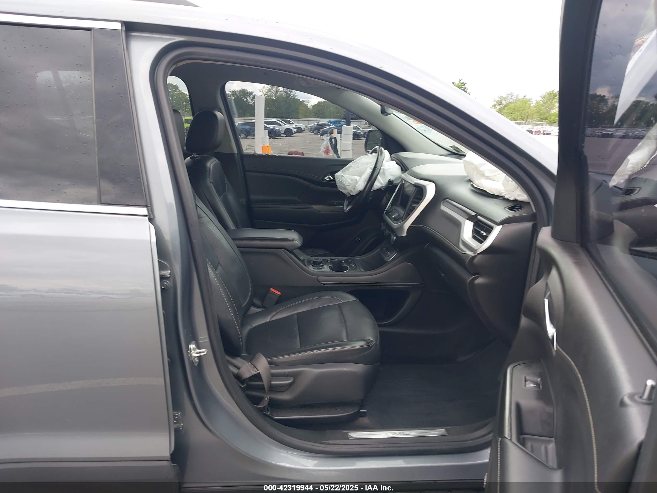 GMC ACADIA image 5