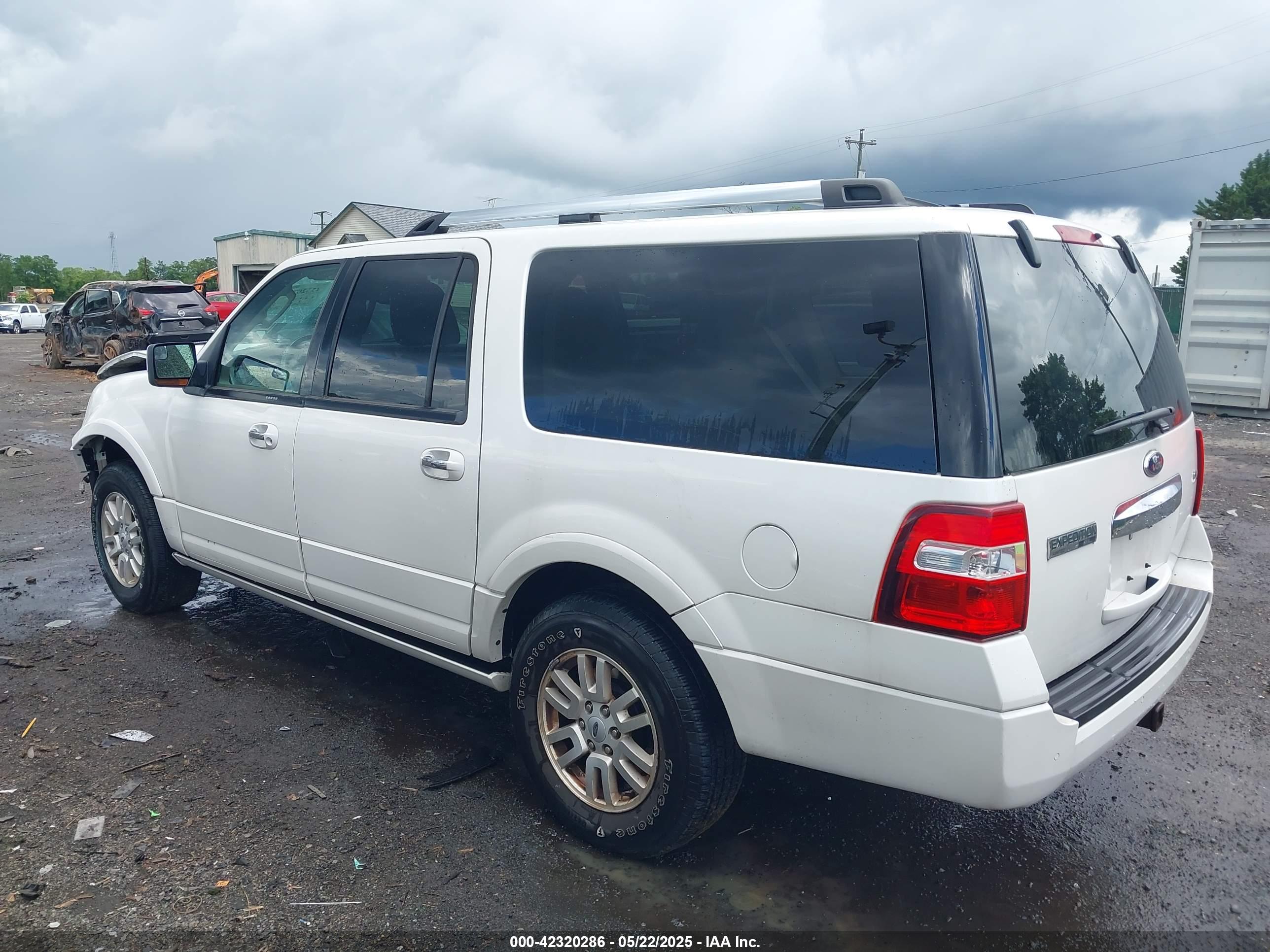 FORD EXPEDITION image 3