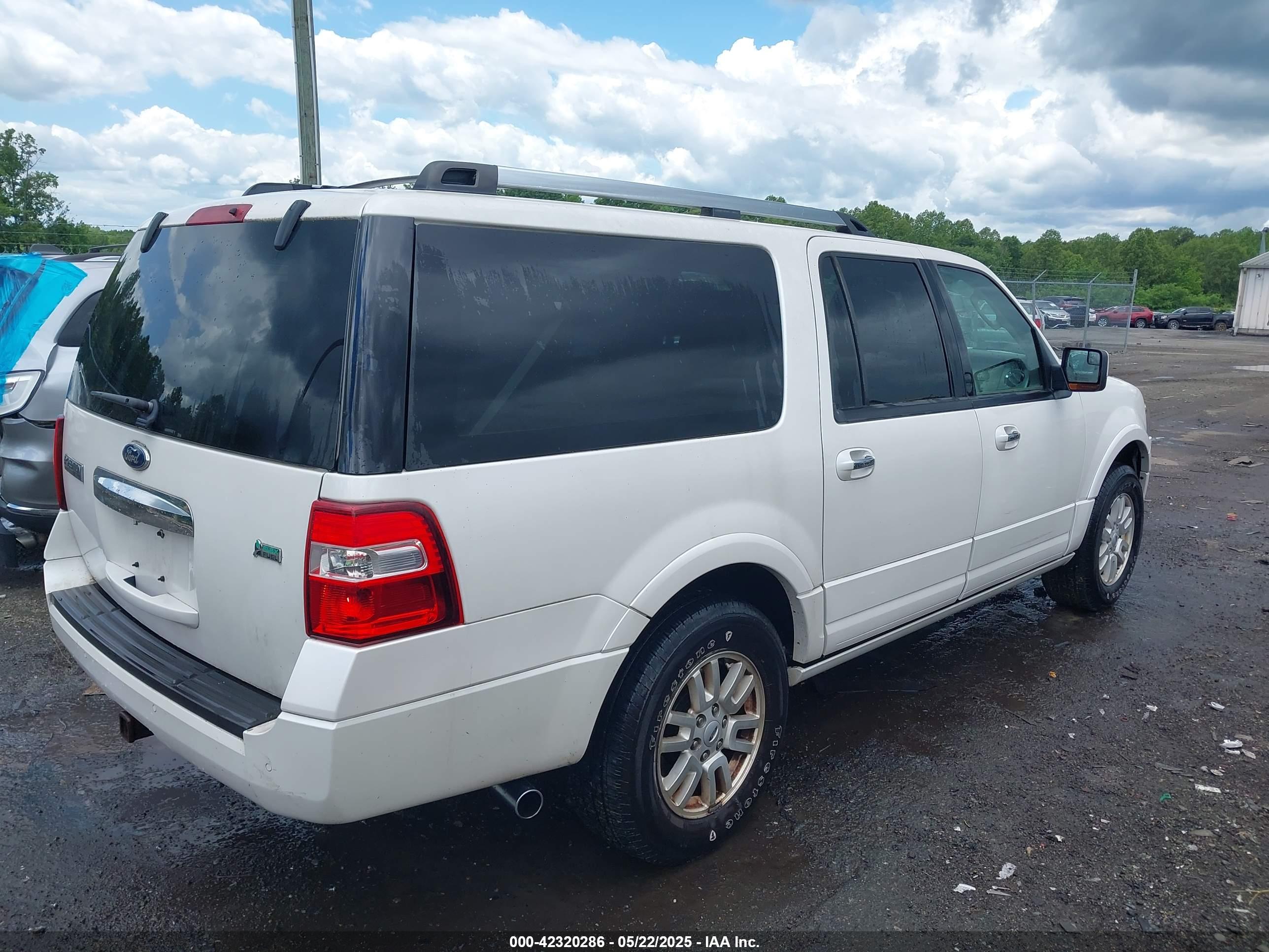 FORD EXPEDITION image 4