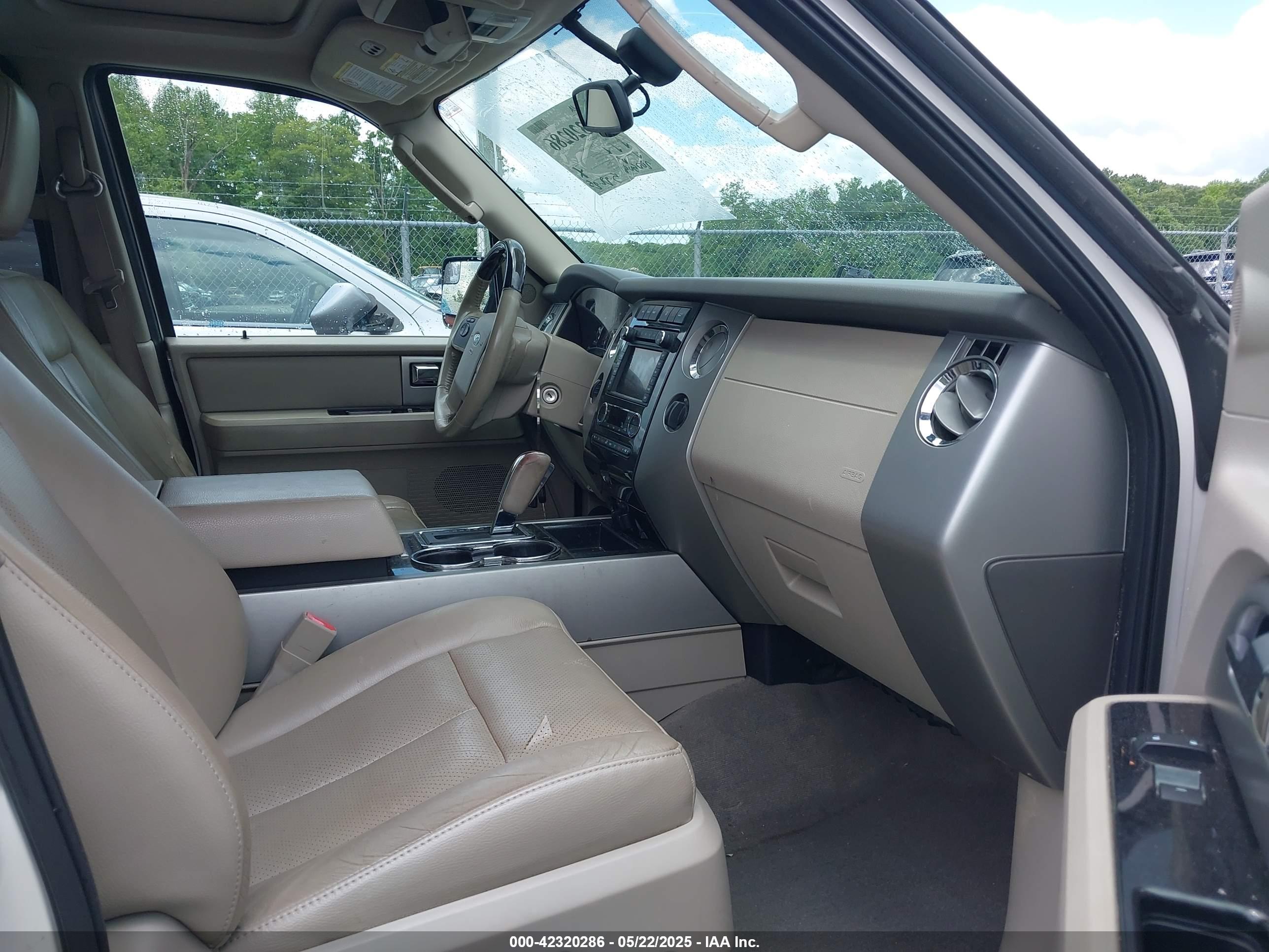 FORD EXPEDITION image 5