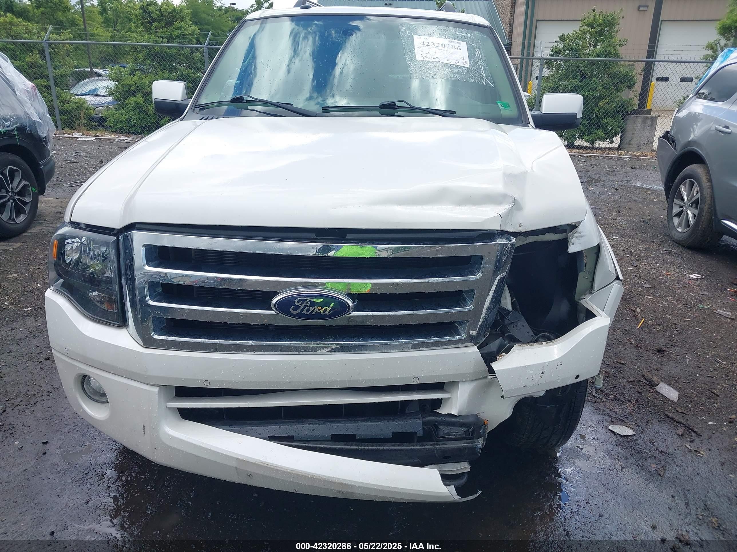 FORD EXPEDITION image 6