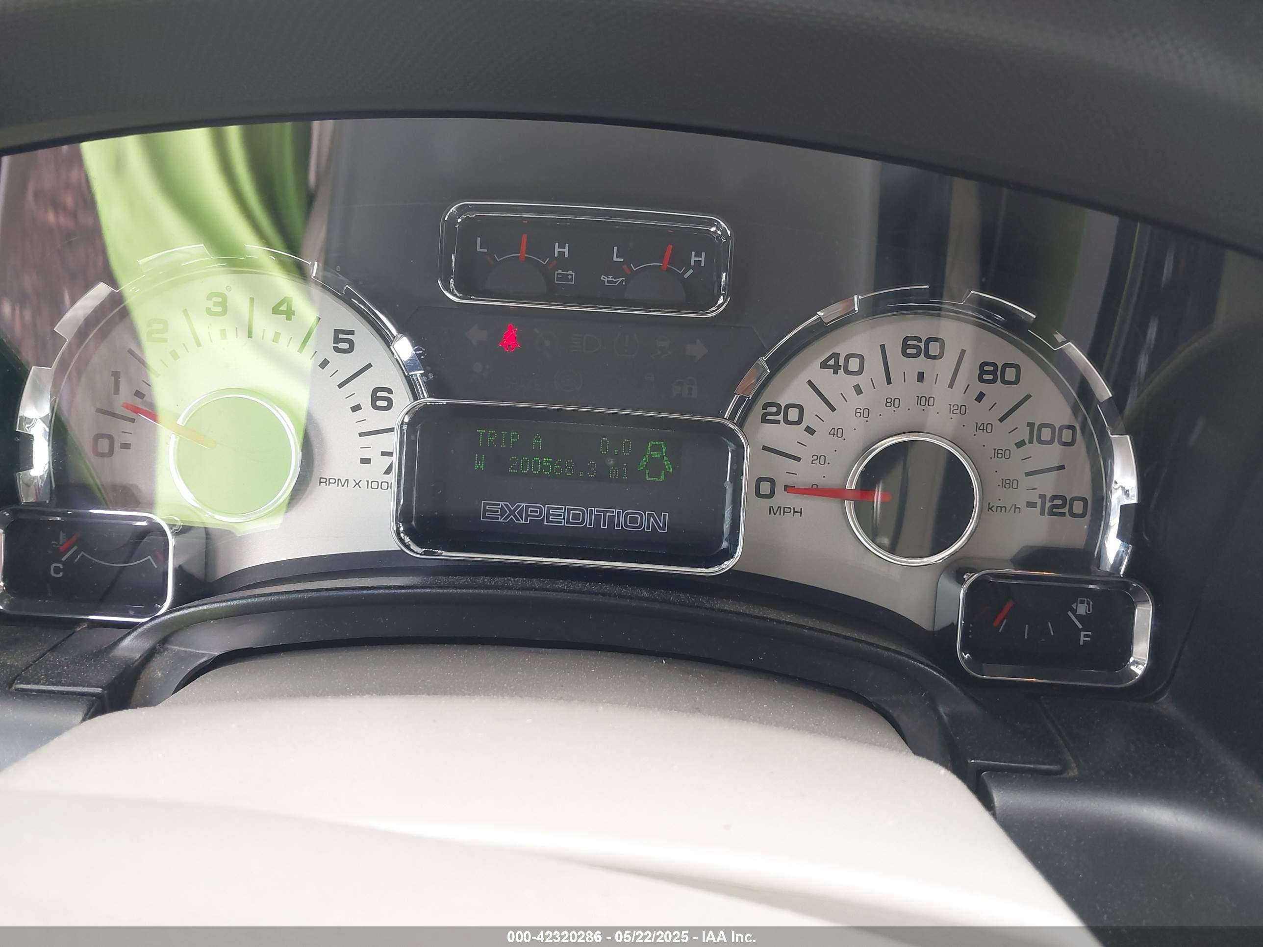 FORD EXPEDITION image 7