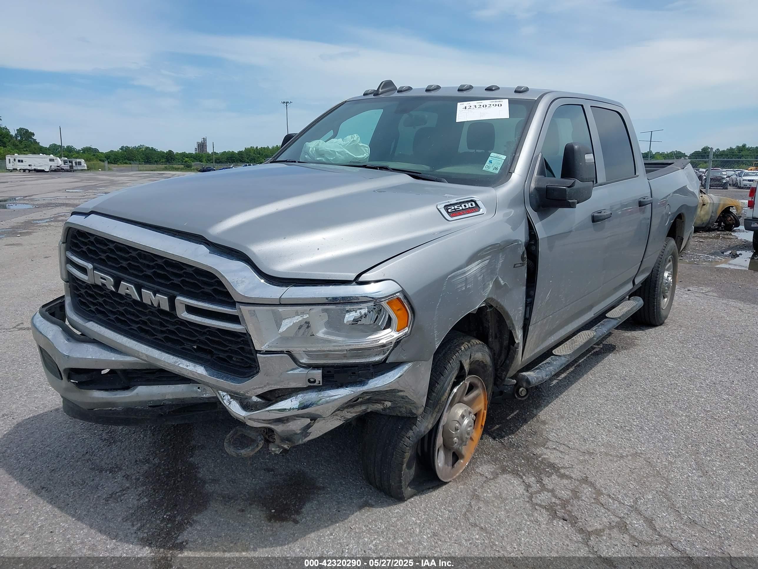 RAM 2500 image 2