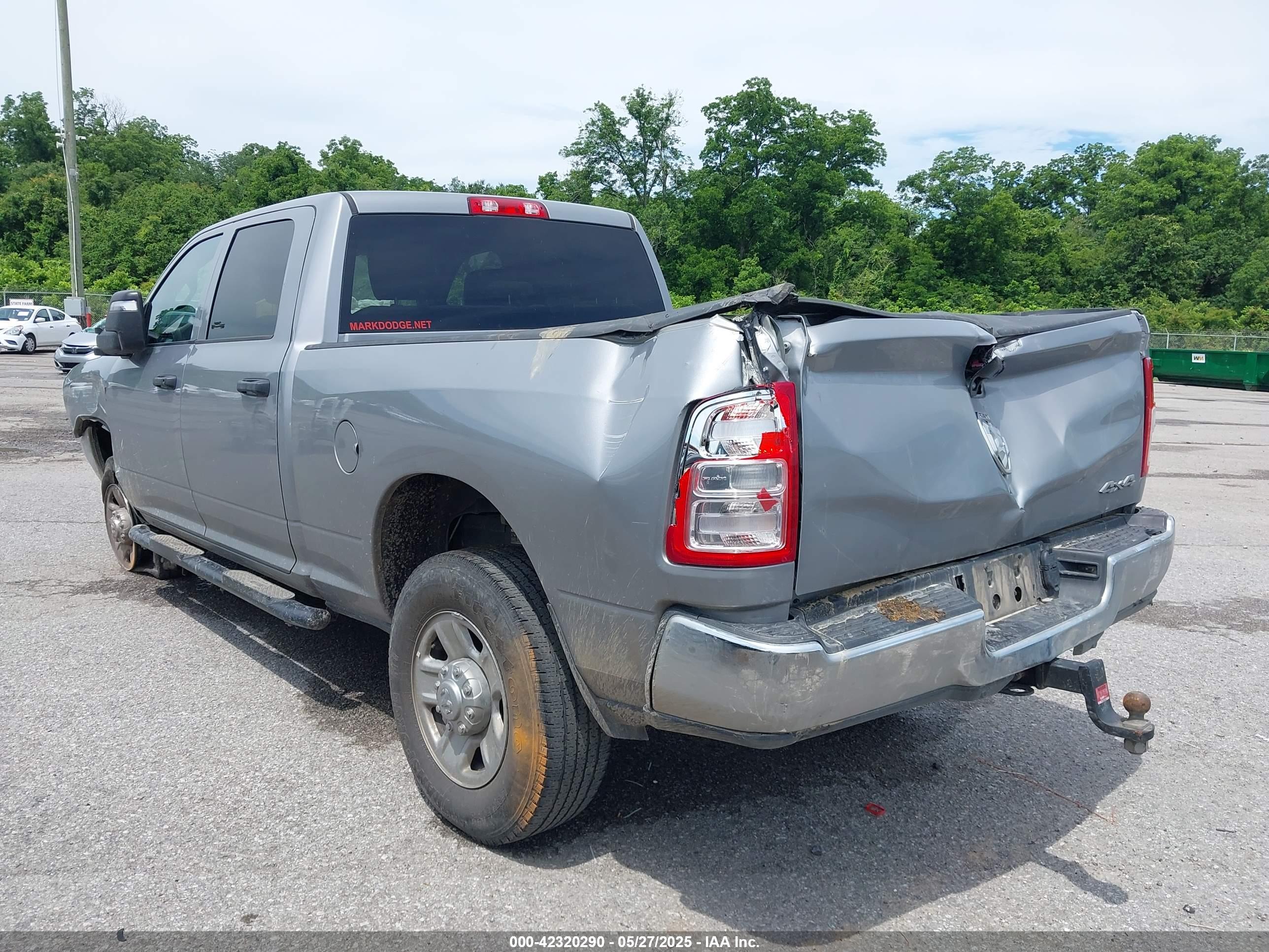 RAM 2500 image 3