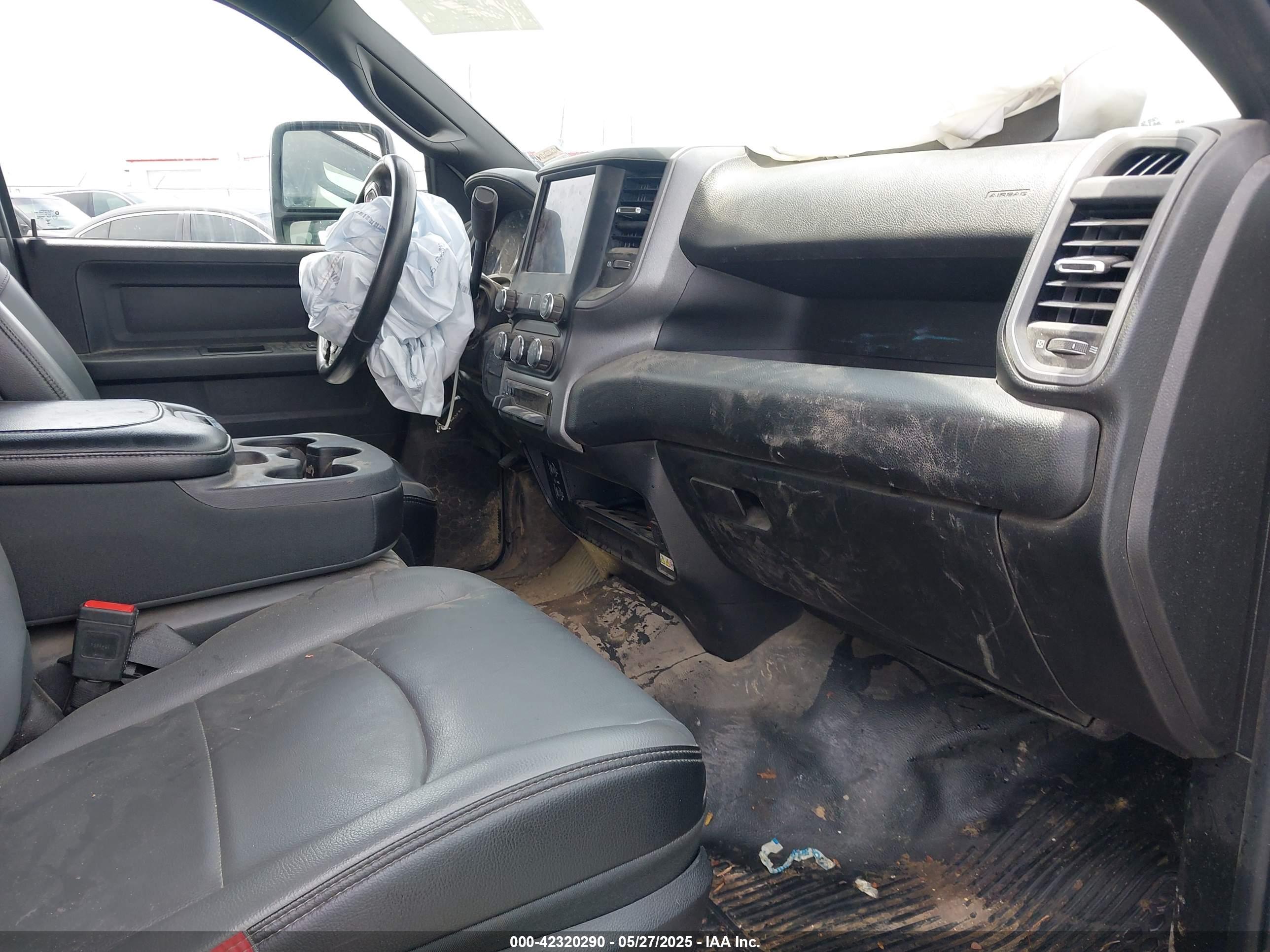 RAM 2500 image 5