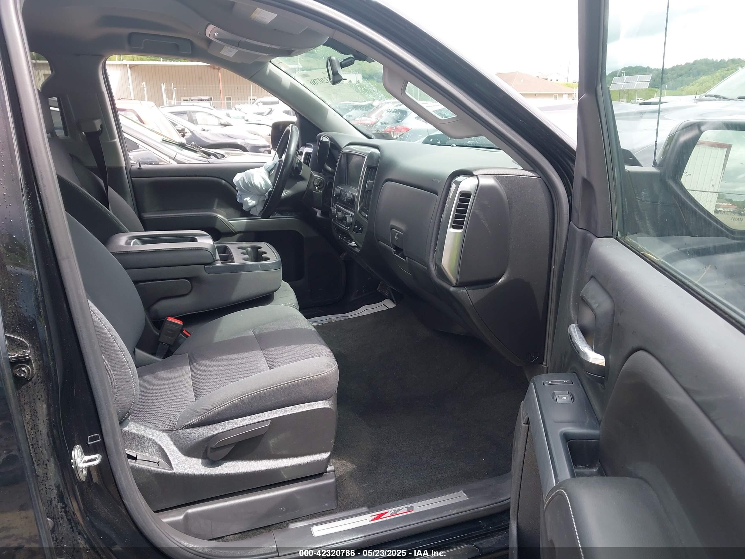CHEVROLET SILVERADO image 5
