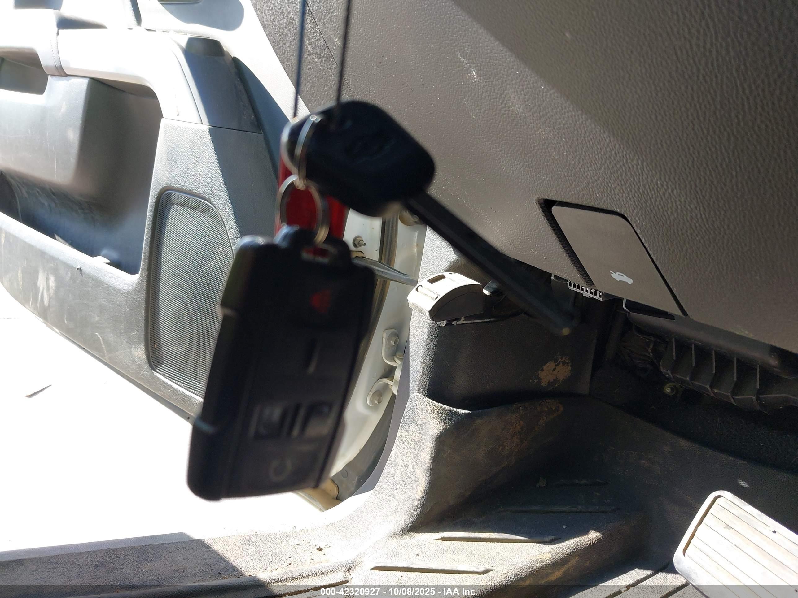 CHEVROLET SILVERADO image 11