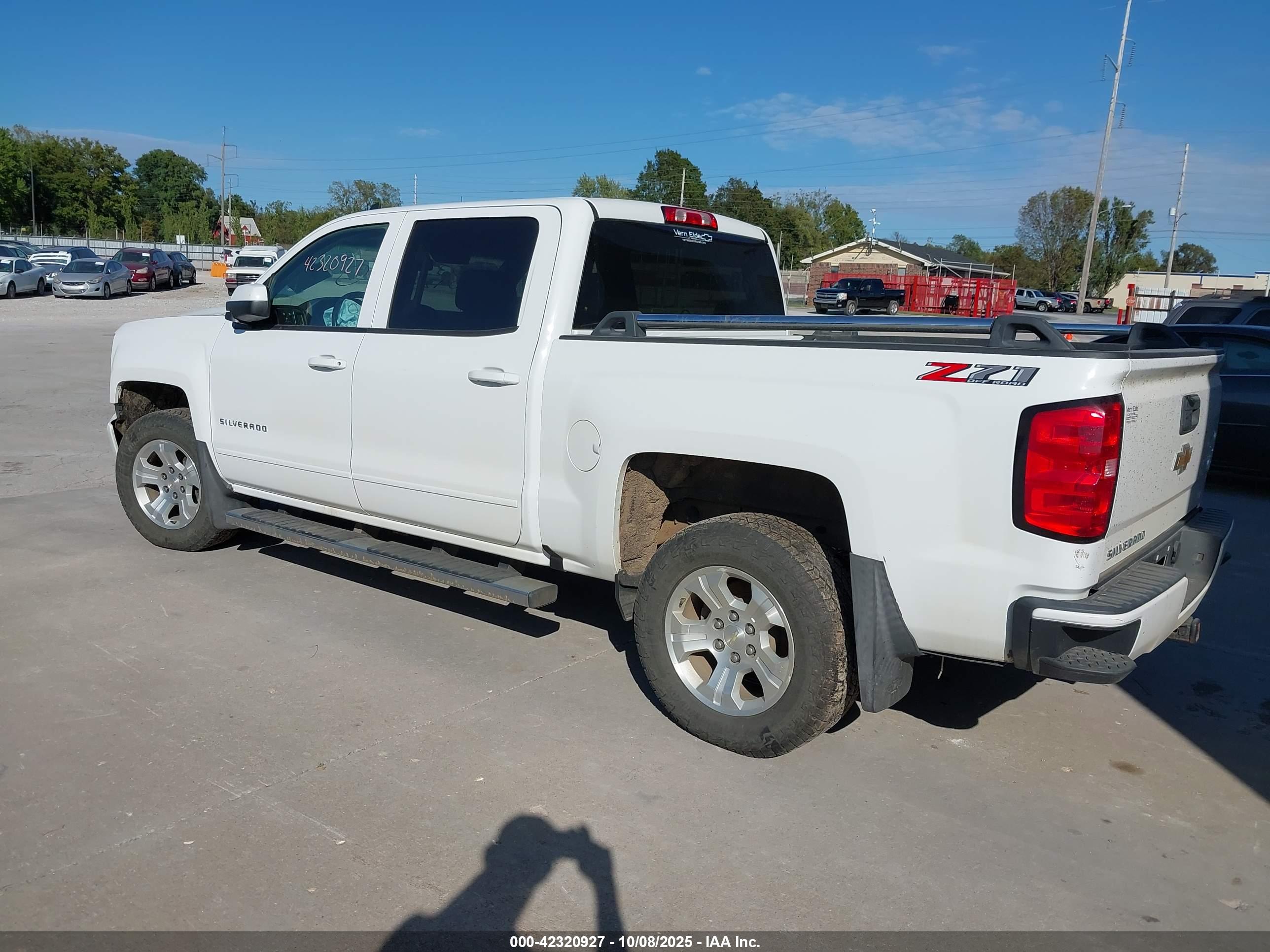 CHEVROLET SILVERADO image 3